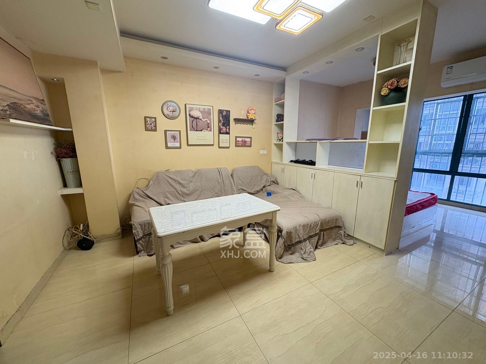 蝴蝶谷 1室1厅1卫 1000.0元/月 蝴蝶谷 1室1厅1卫 1000.0元/月室内图