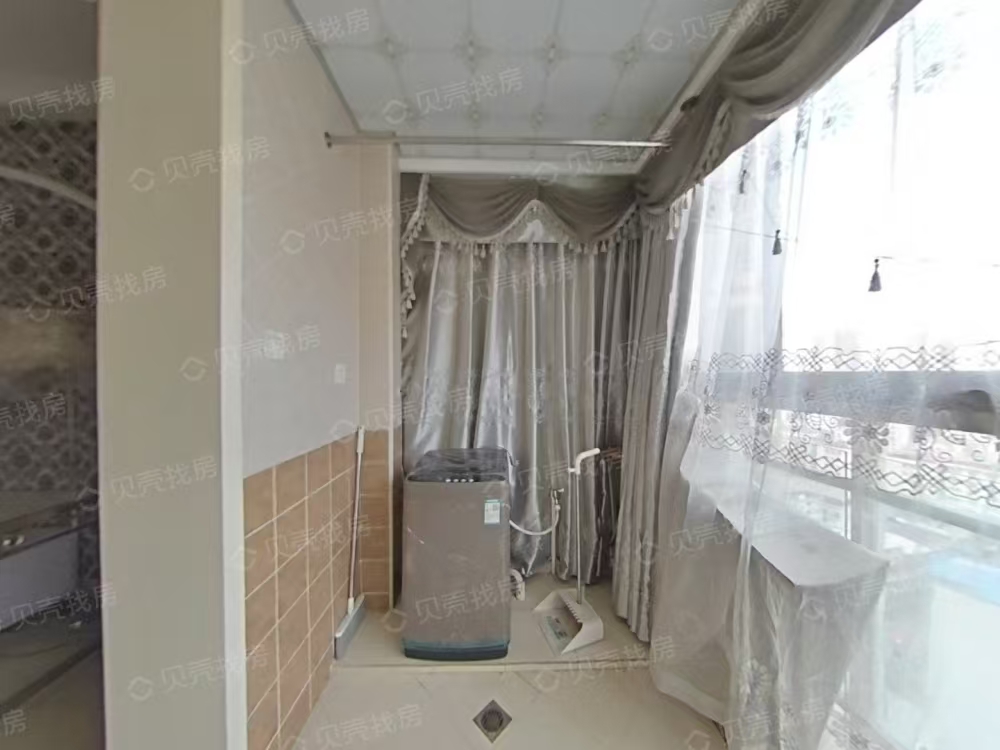 名仕华府  1室1厅1卫   1100.00元/月室内图