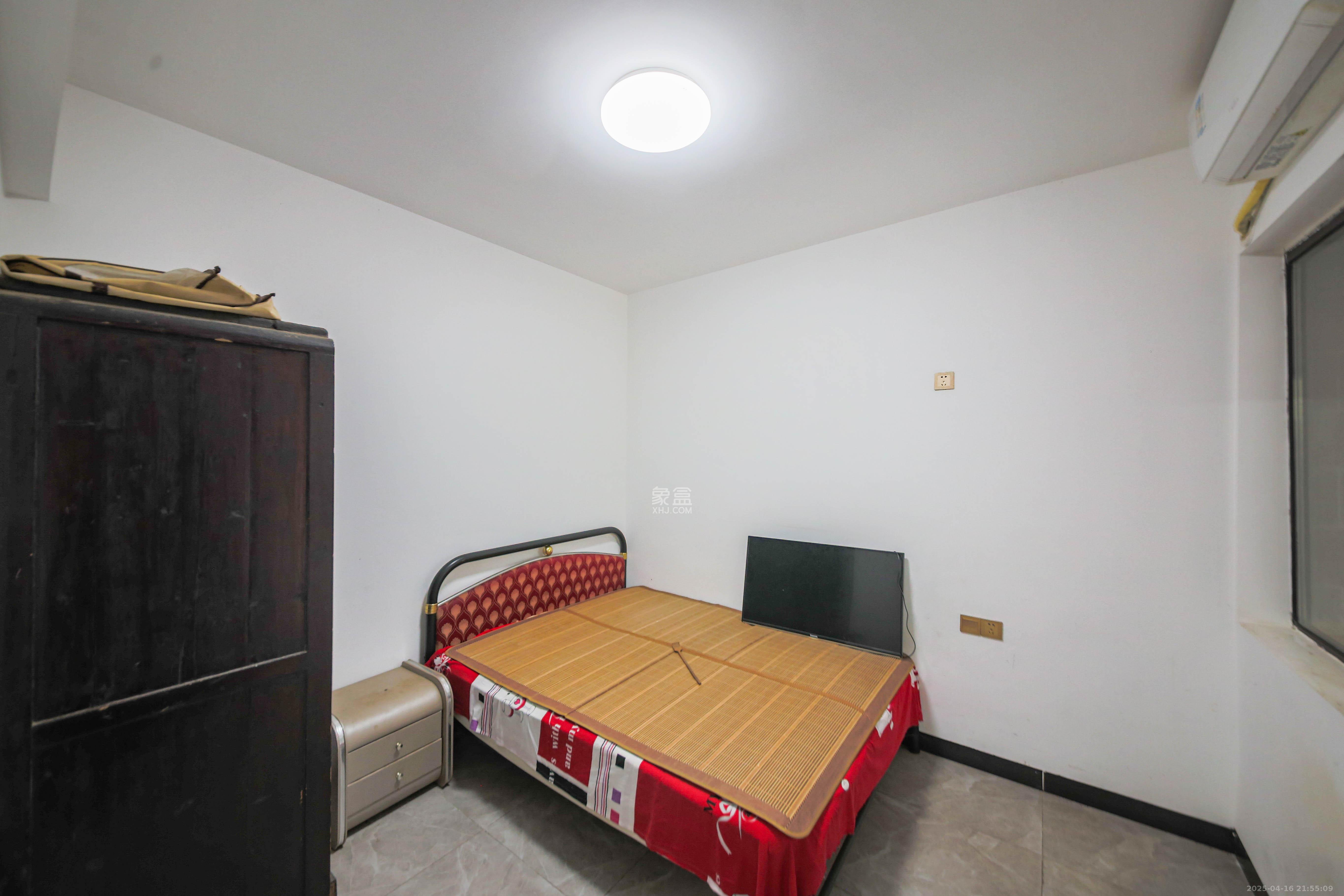 新新花园  2室2厅1卫    85.0万卧室