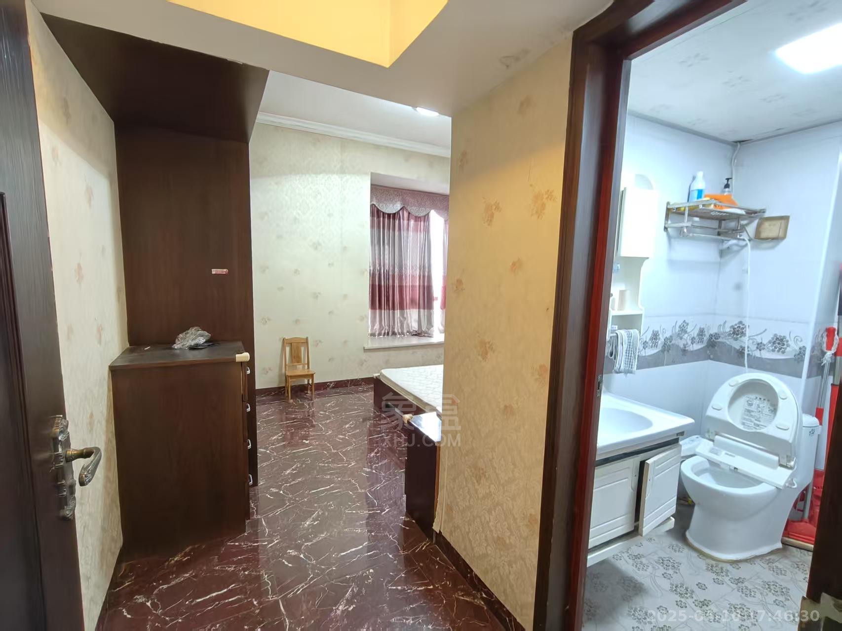 华晨御园 1室1厅1卫 1400.0元/月 华晨御园 1室1厅1卫 1400.0元/月室内图