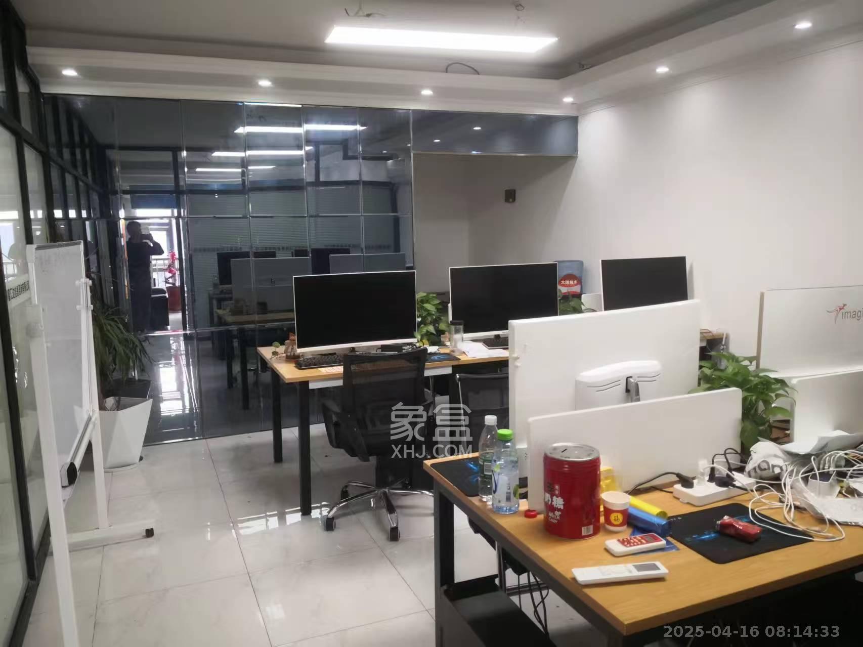 人瑞潇湘国际 4室1厅1卫 5000.0元/月 人瑞潇湘国际 4室1厅1卫 5000.0元/月室内图