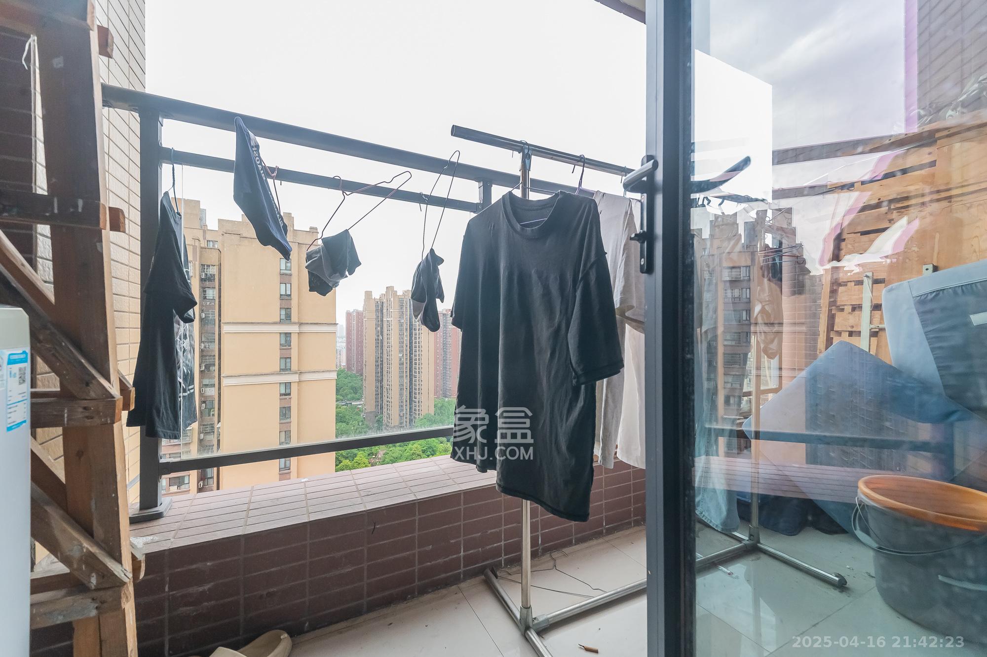恒基凯旋门三期  2室2厅1卫    39.98万阳台