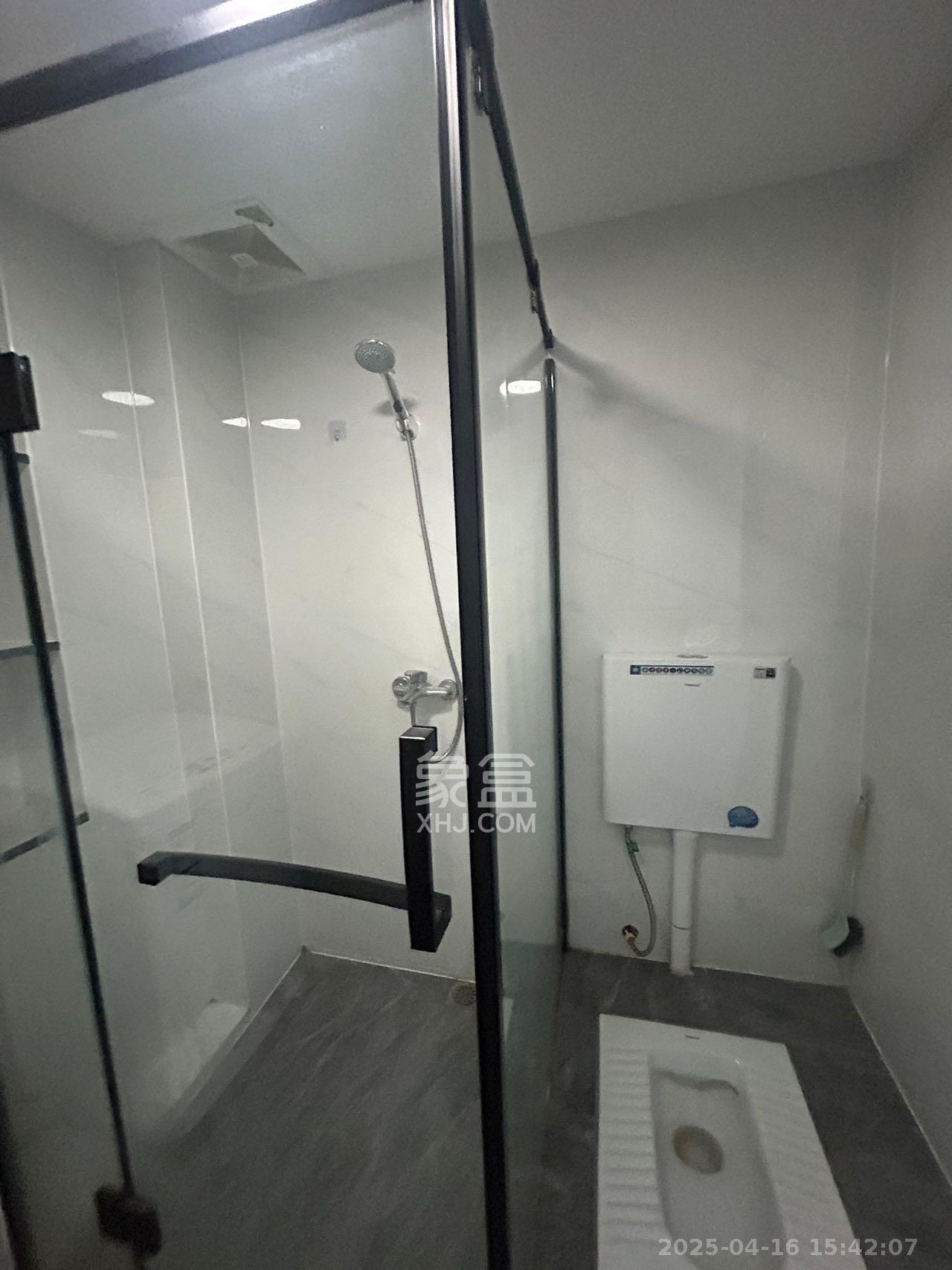 上城星座  2室1厅1卫   2300.00元/月室内图