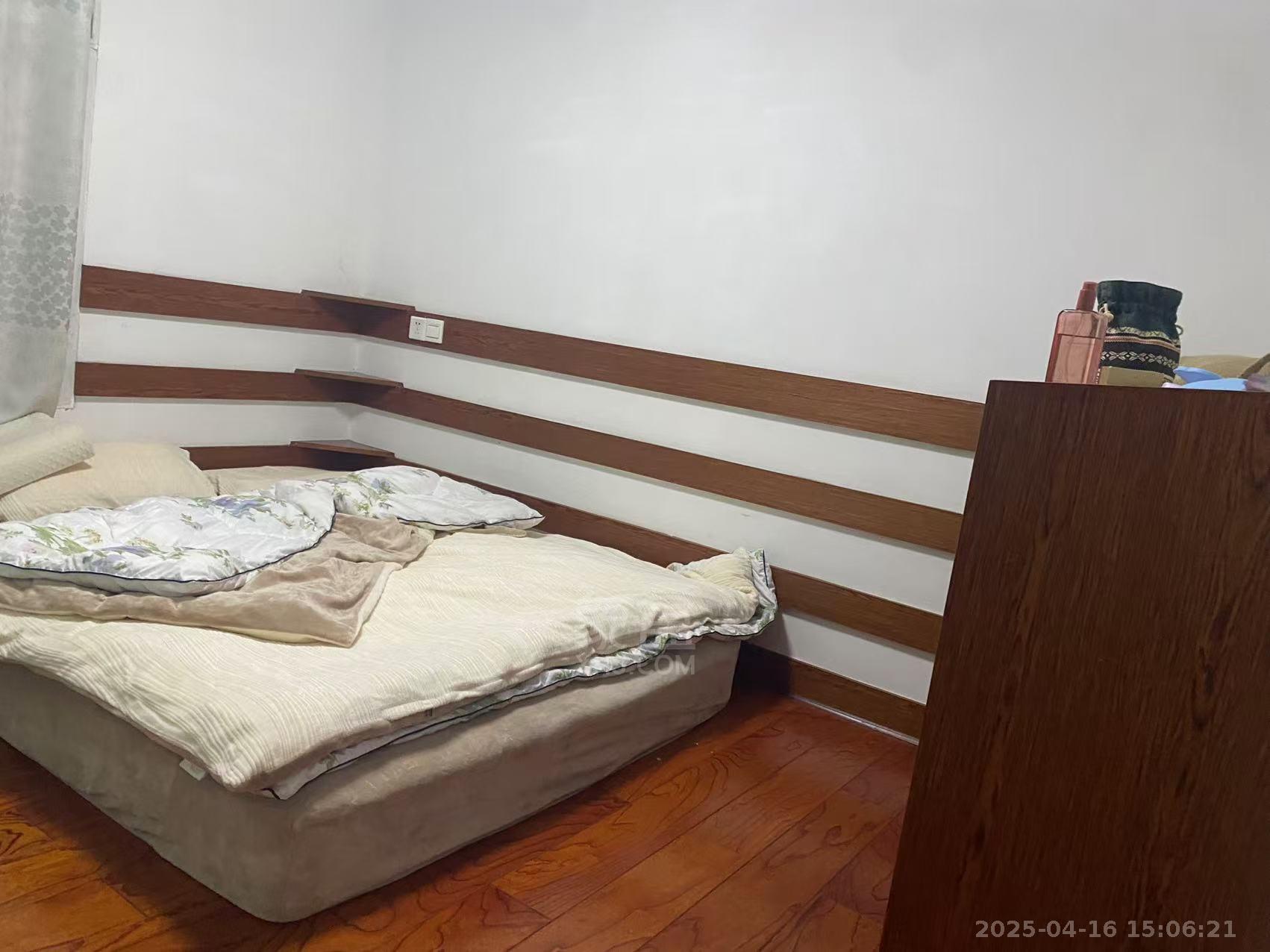 尚峰公寓 3室2厅1卫 1300.0元/月 尚峰公寓 3室2厅1卫 1300.0元/月室内图