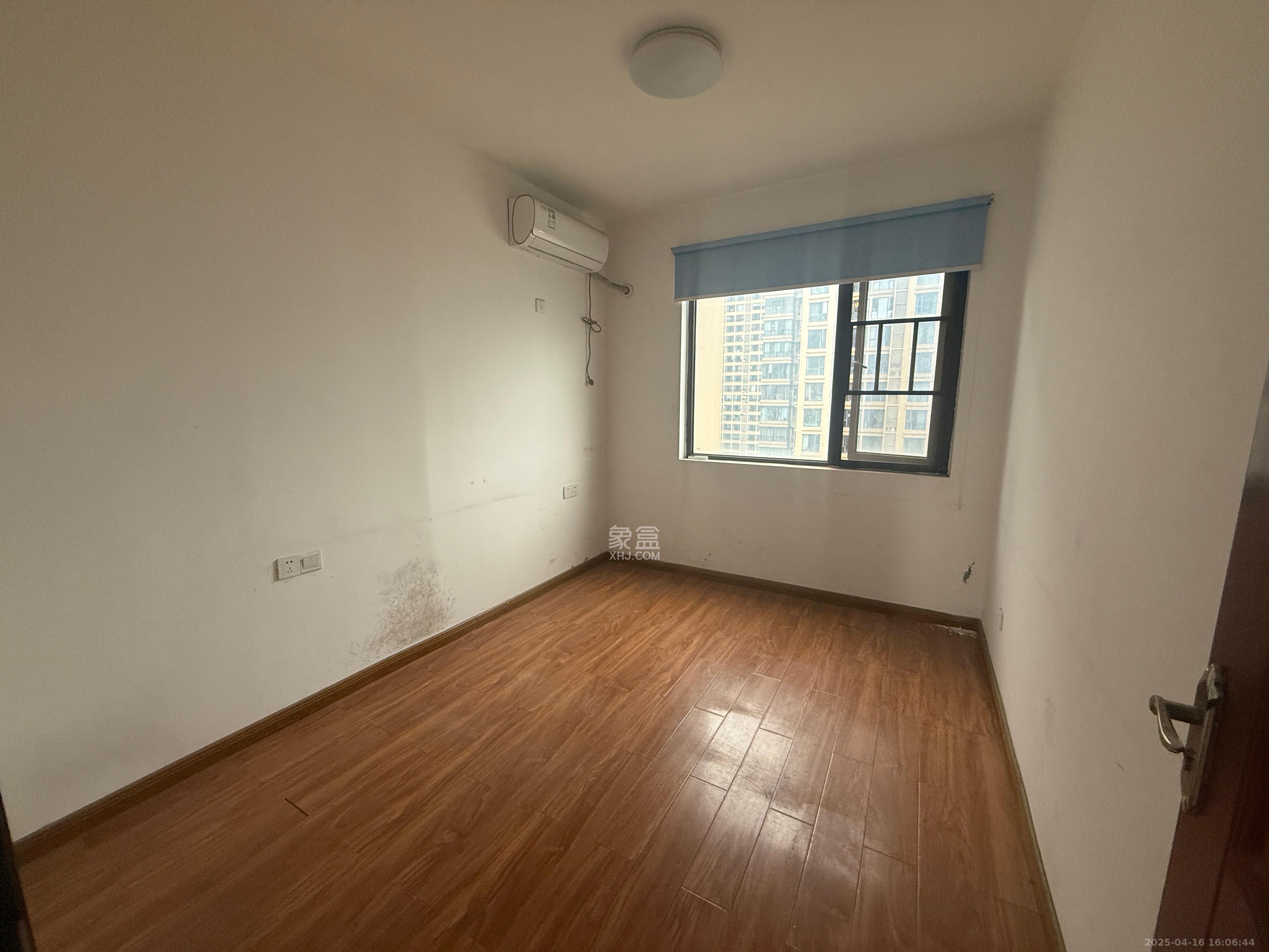 雨花公馆(紫苔名苑) 4室2厅2卫 3700.0元/月 雨花公馆(紫苔名苑) 4室2厅2卫 3700.0元/月室内图