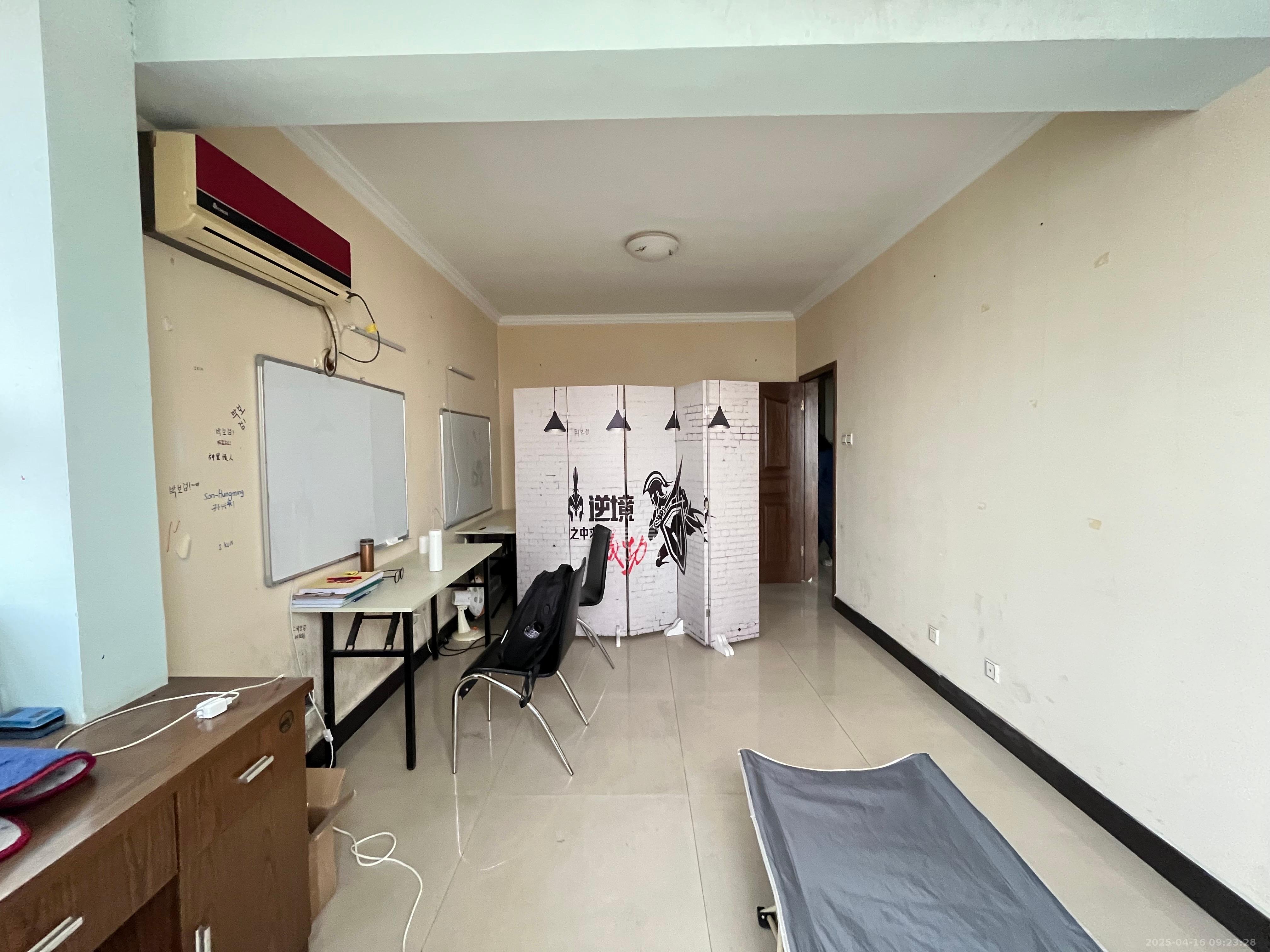 兴威新嘉园 2室2厅1卫 4000.0元/月 兴威新嘉园 2室2厅1卫 4000.0元/月室内图