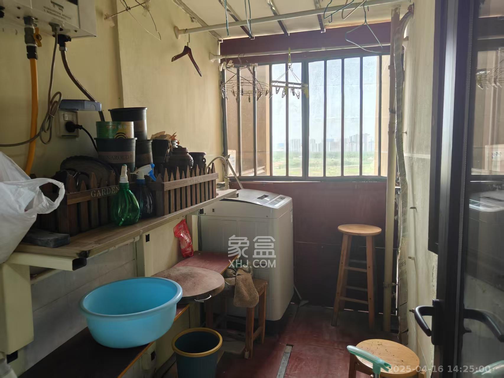 华润橡树湾  3室2厅1卫    2500.0元/月 华润橡树湾  3室2厅1卫    2500.0元/月室内图