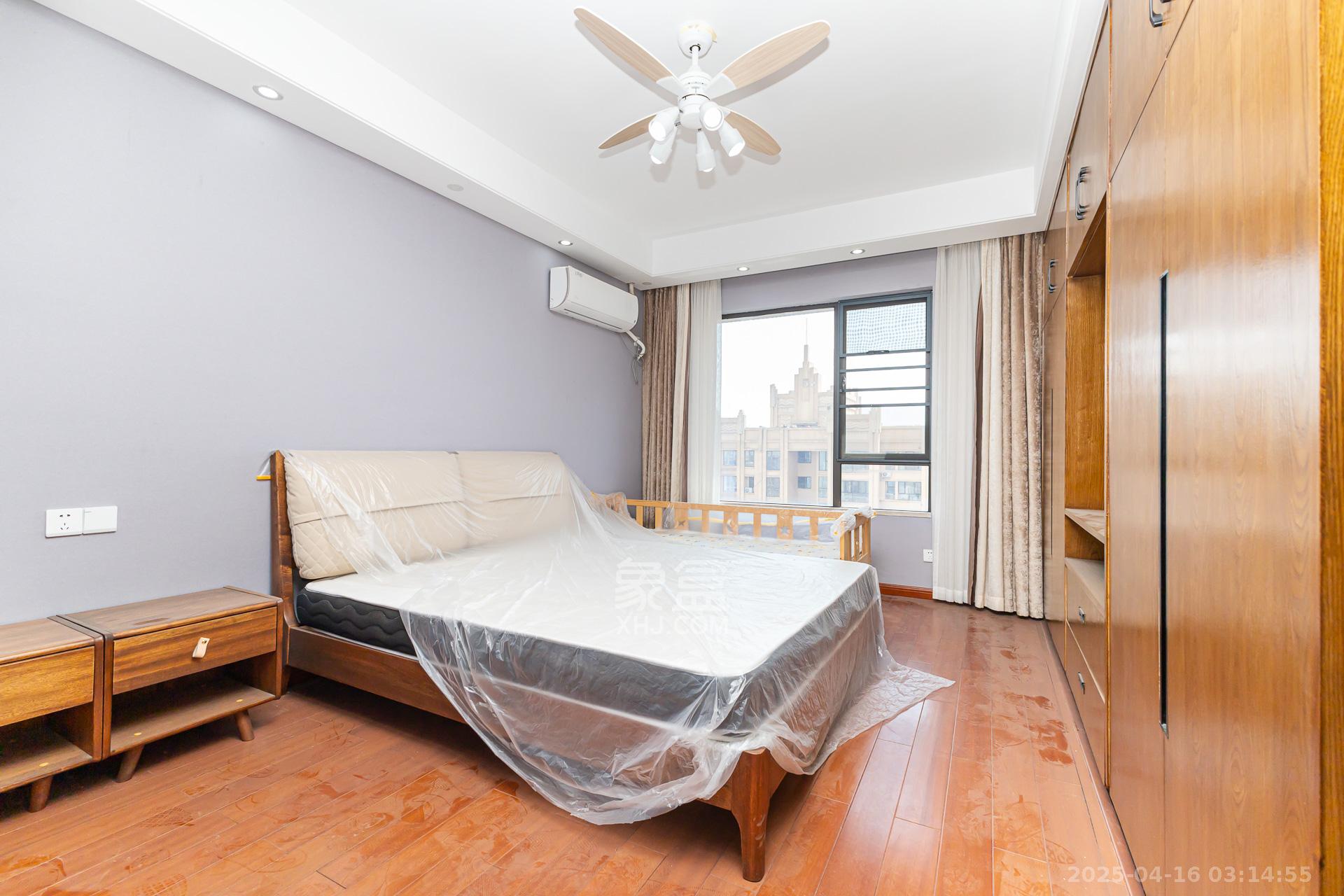 润和又一城 4室2厅2卫 92.0万 润和又一城 4室2厅2卫 92.0万卧室