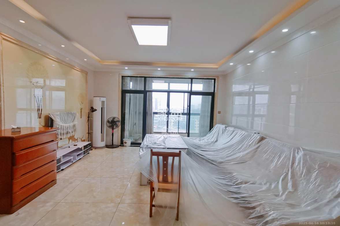 阳光100三期 3室2厅2卫 2800.0元/月 阳光100三期 3室2厅2卫 2800.0元/月室内图