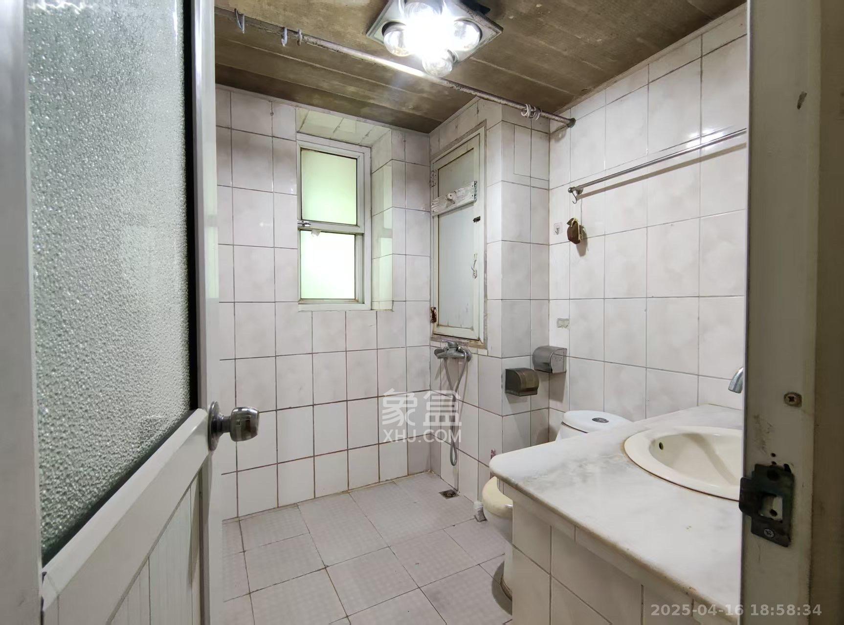 市建委宿舍 3室1厅1卫 2300.0元/月 市建委宿舍 3室1厅1卫 2300.0元/月室内图