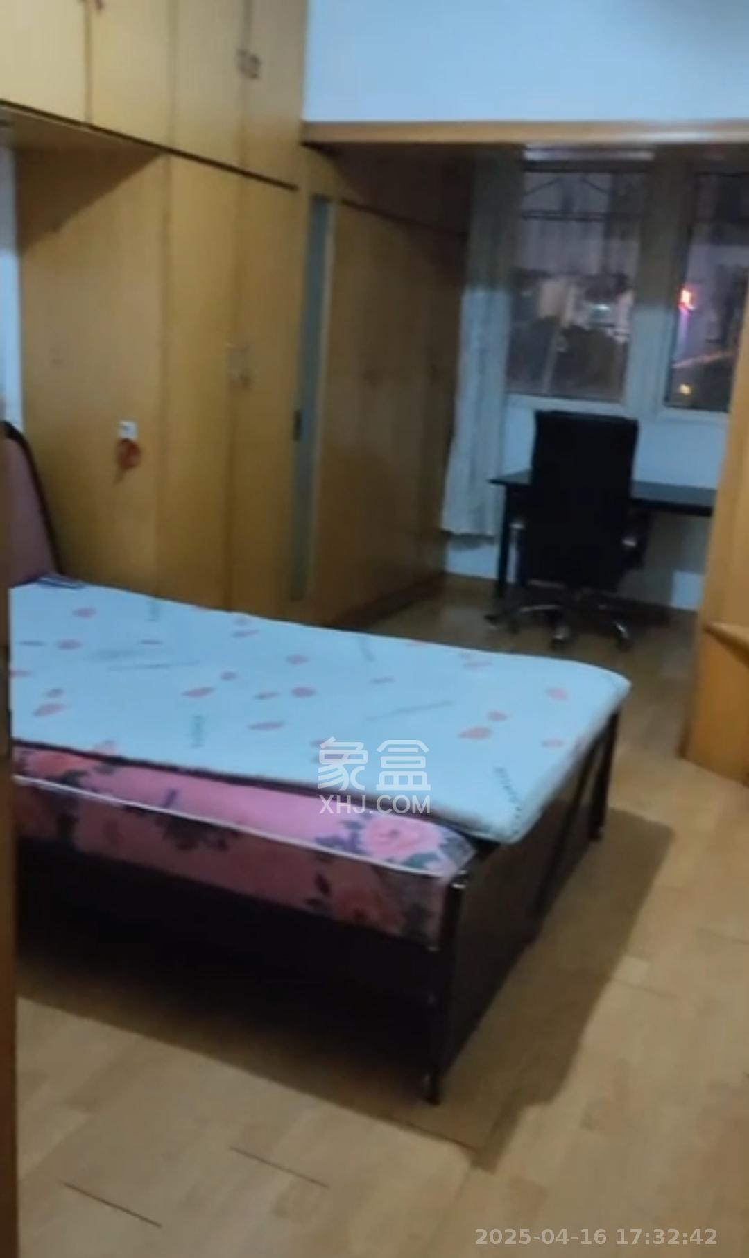 环达公寓  3室2厅1卫    2000.0元/月 环达公寓  3室2厅1卫    2000.0元/月室内图