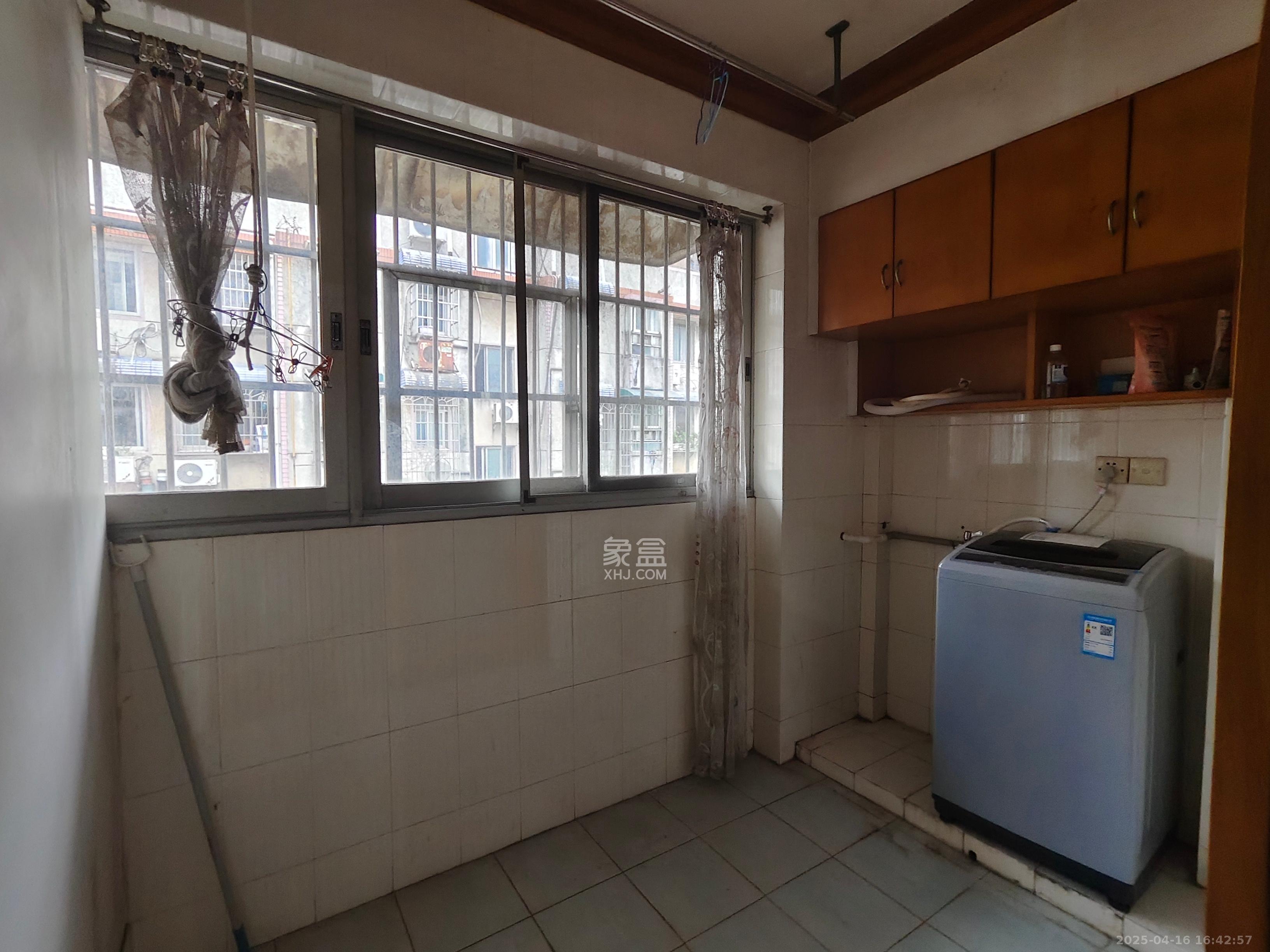 湘计花园 2室2厅1卫 1700.0元/月 湘计花园 2室2厅1卫 1700.0元/月室内图