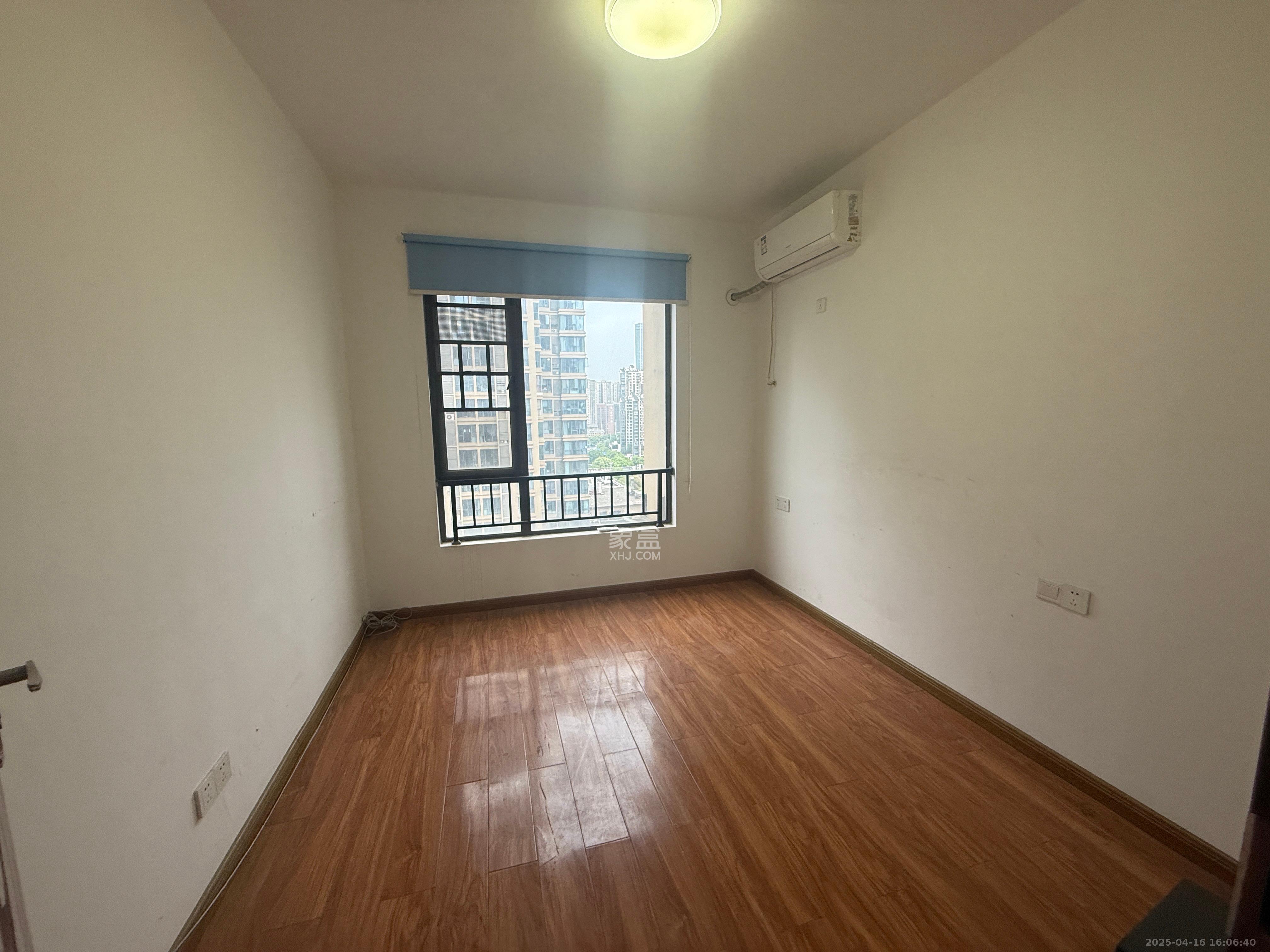 雨花公馆(紫苔名苑) 4室2厅2卫 3700.0元/月 雨花公馆(紫苔名苑) 4室2厅2卫 3700.0元/月室内图