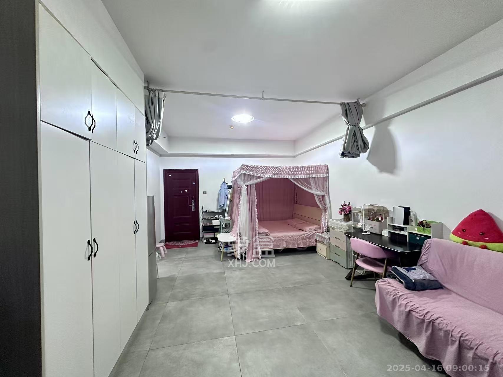 V领寓(岭南家园)  1室1厅1卫    1700.0元/月 V领寓(岭南家园)  1室1厅1卫    1700.0元/月室内图1