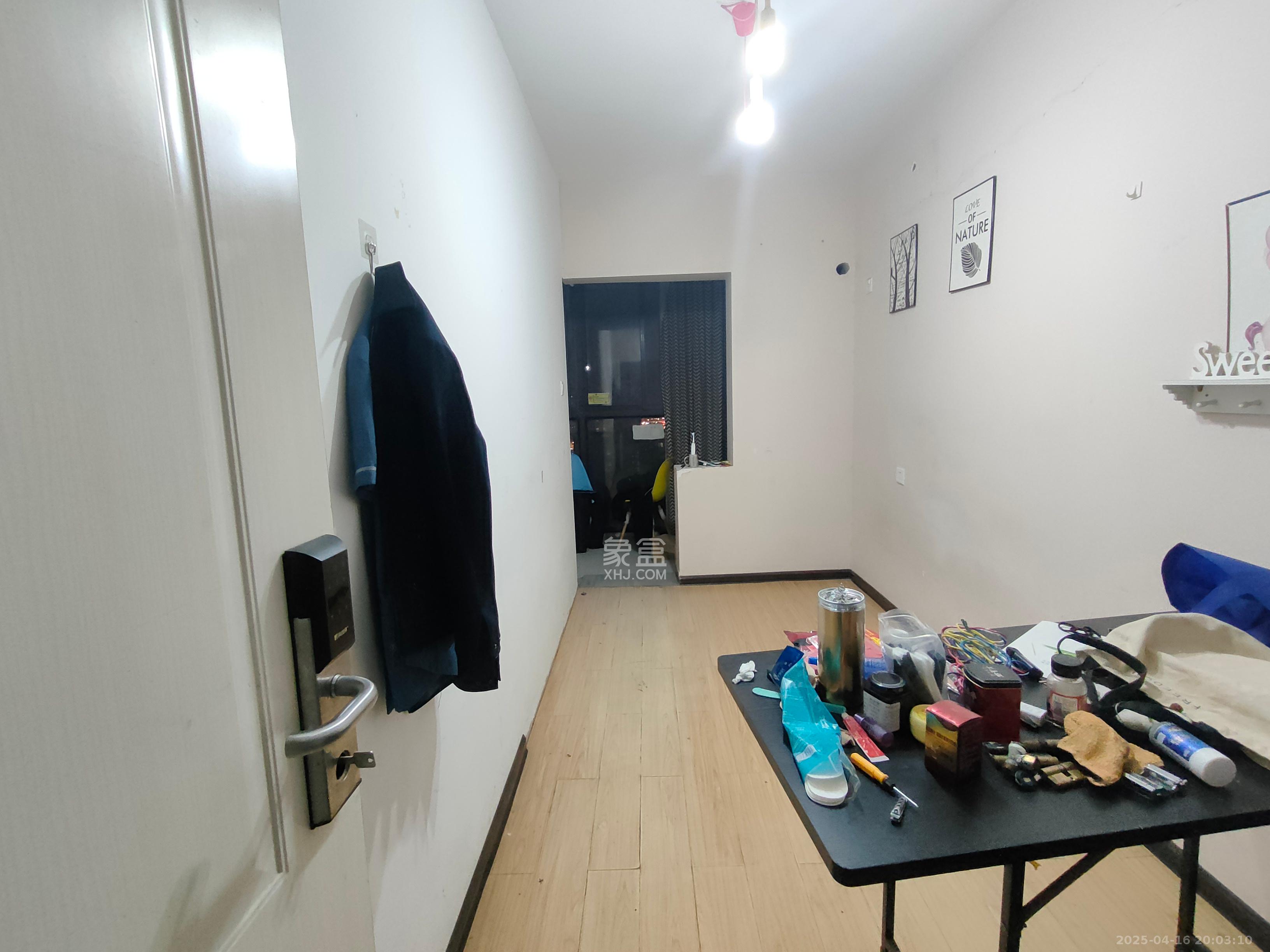万象美域  3室2厅2卫   2200.00元/月室内图