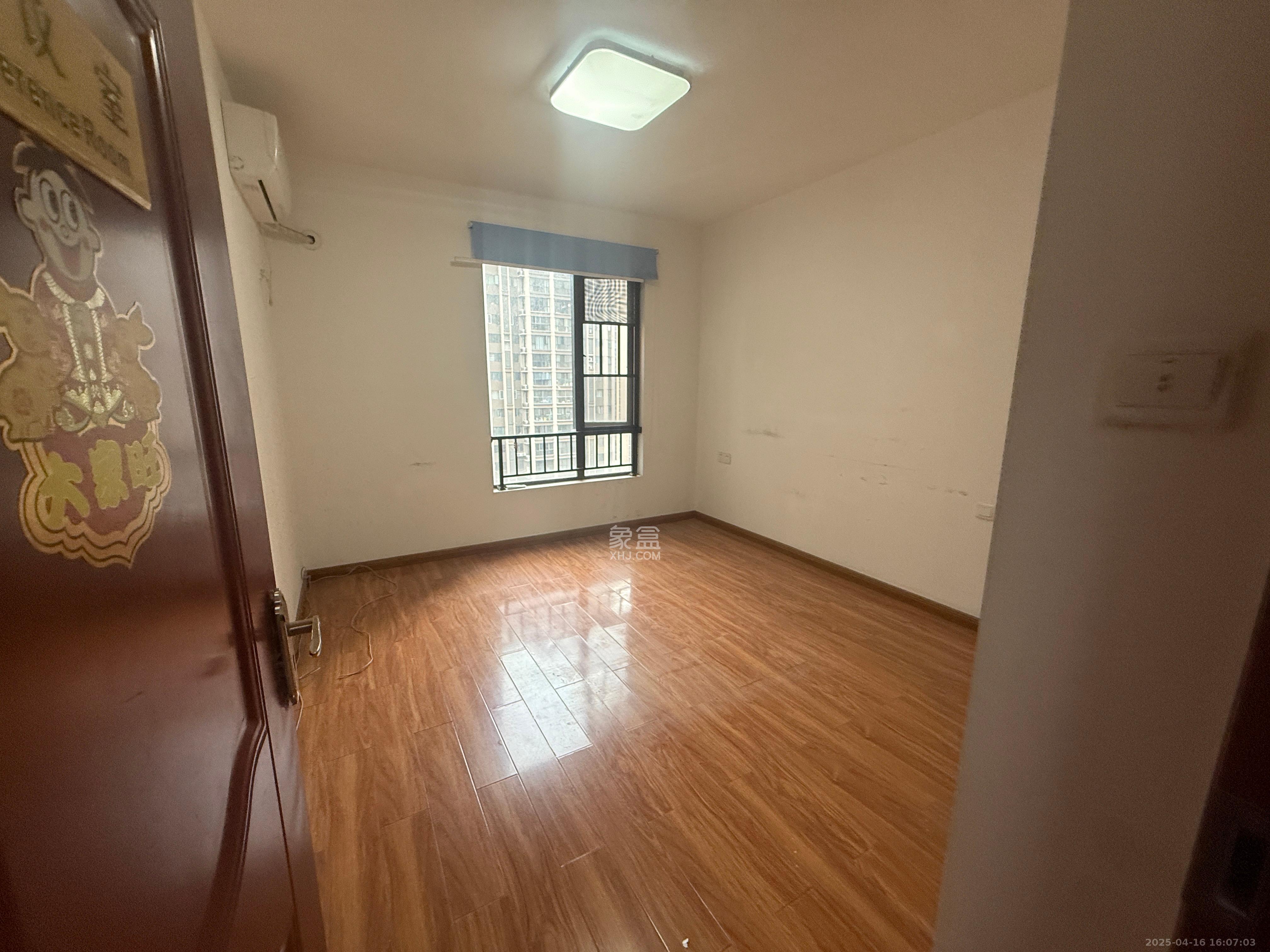 雨花公馆(紫苔名苑) 4室2厅2卫 3700.0元/月 雨花公馆(紫苔名苑) 4室2厅2卫 3700.0元/月室内图