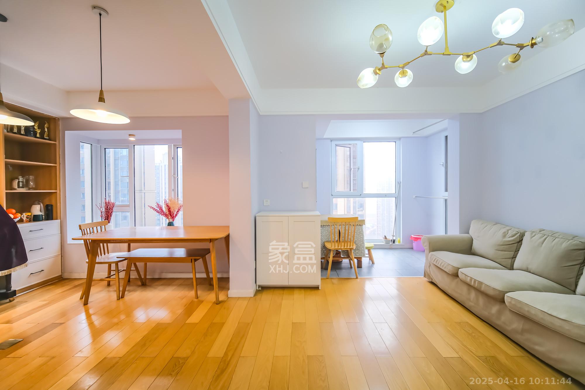 荣盛花语城 3室2厅1卫 70.0万 荣盛花语城 3室2厅1卫 70.0万客厅