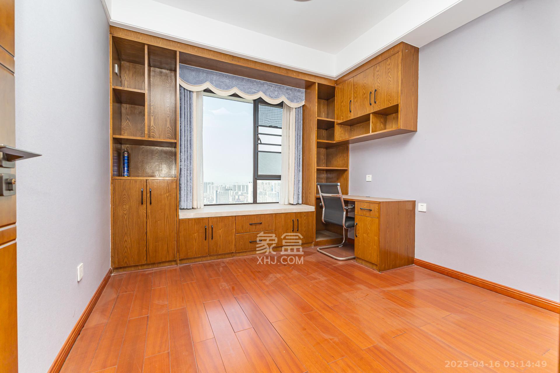 润和又一城 4室2厅2卫 92.0万 润和又一城 4室2厅2卫 92.0万卧室