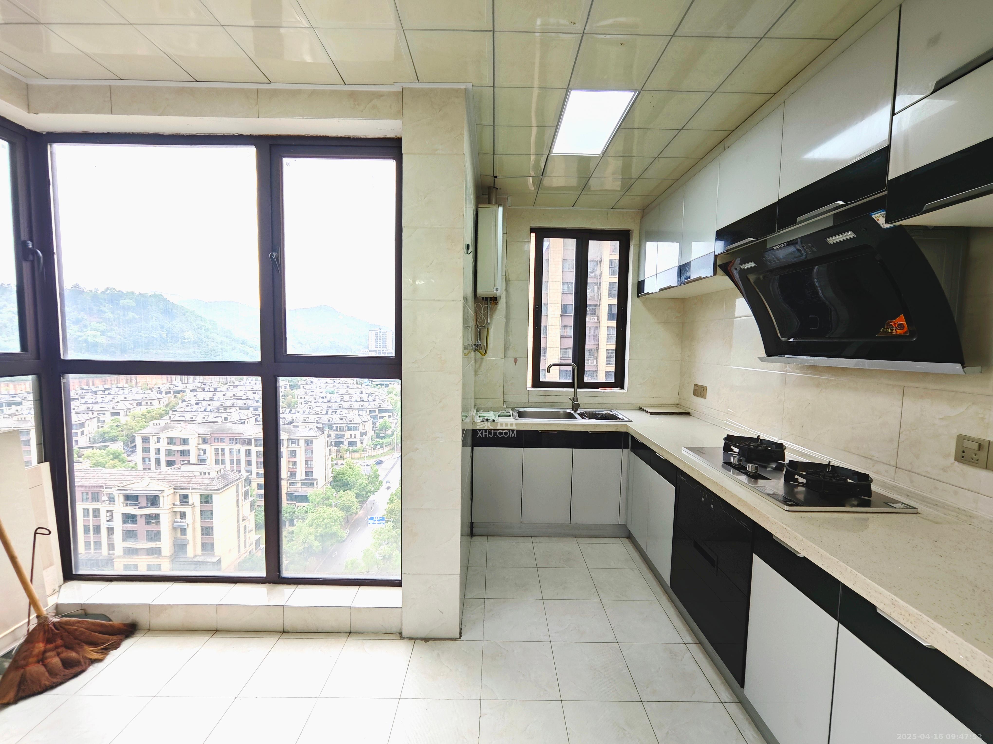 奥克斯缔壹城 3室2厅2卫 2800.0元/月 奥克斯缔壹城 3室2厅2卫 2800.0元/月室内图