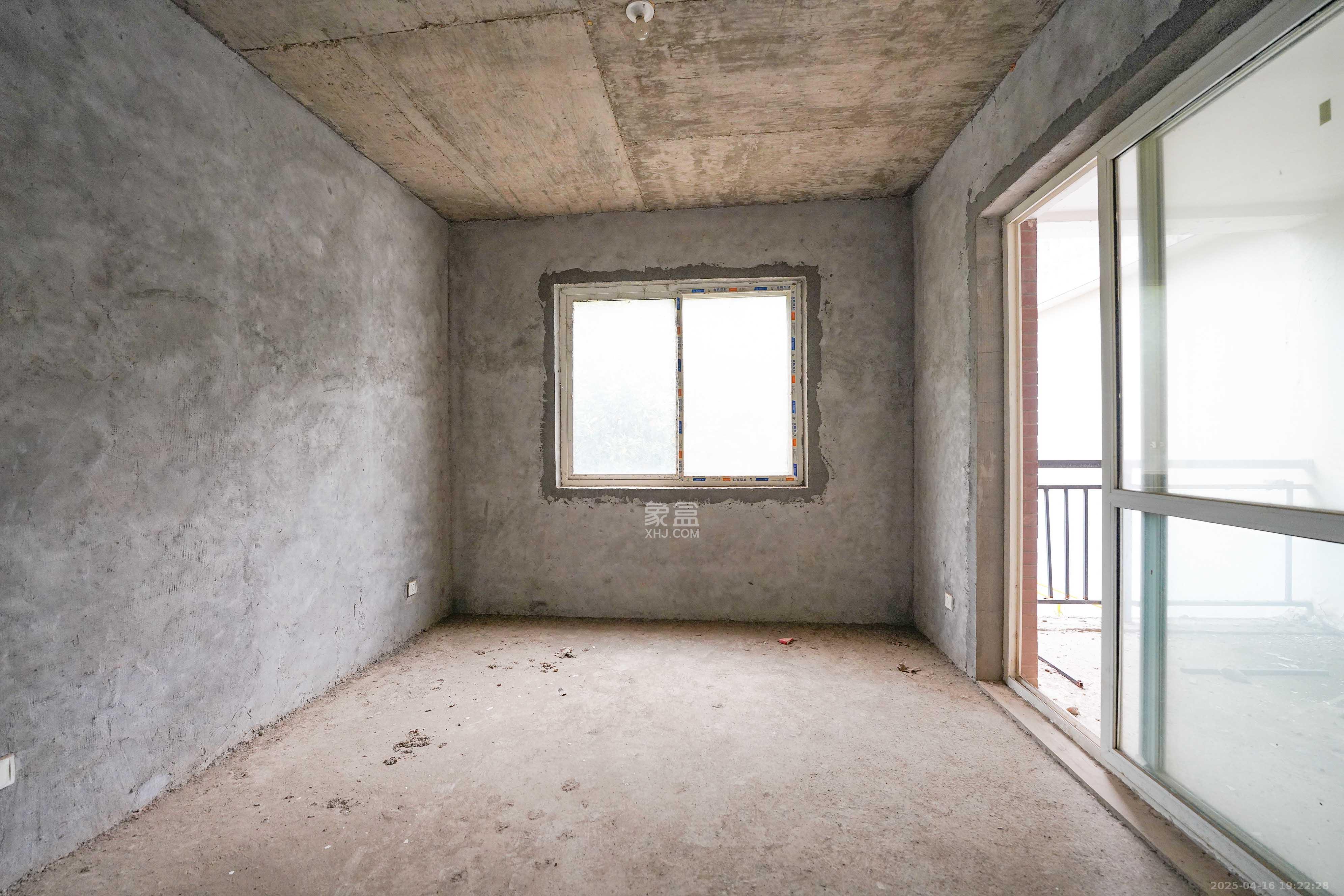 气象佳园  5室2厅3卫    182.8万 气象佳园  5室2厅3卫    182.8万卧室