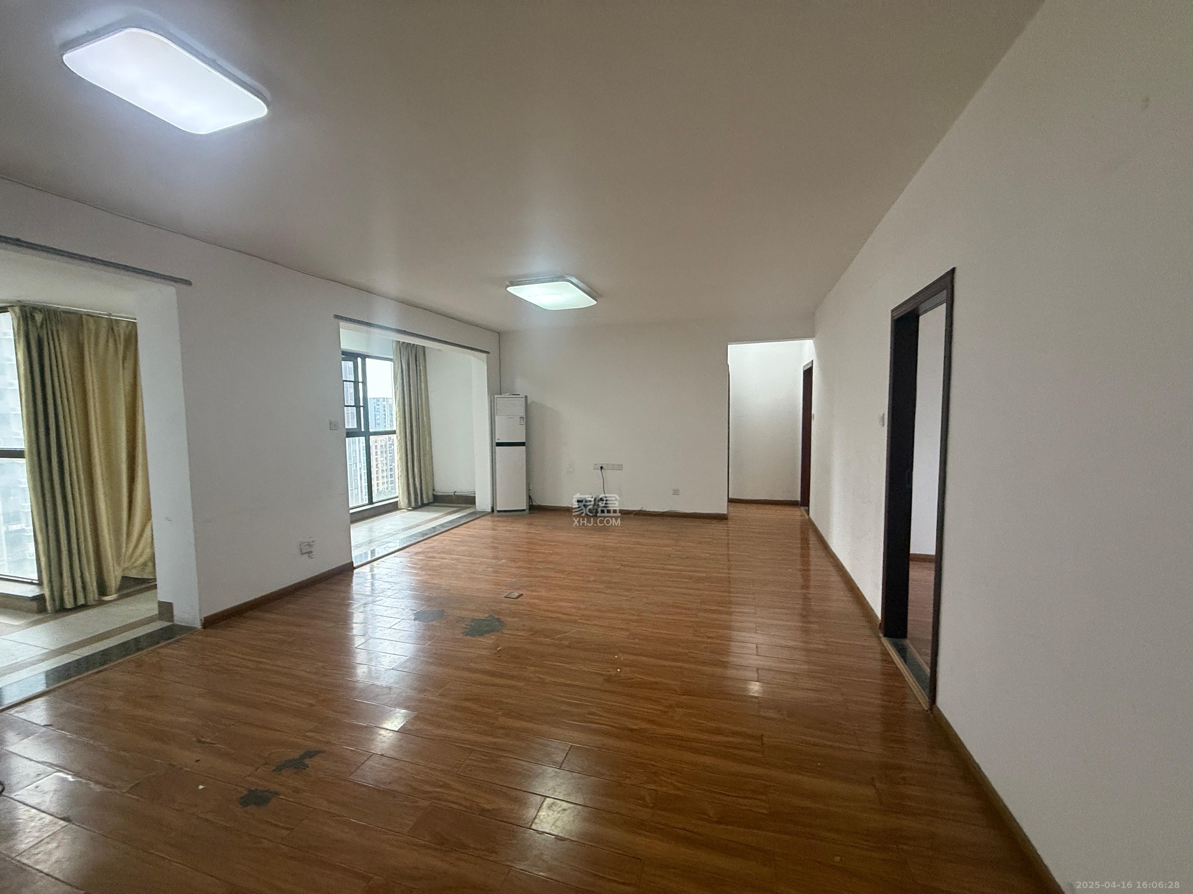 雨花公馆(紫苔名苑) 4室2厅2卫 3700.0元/月 雨花公馆(紫苔名苑) 4室2厅2卫 3700.0元/月室内图