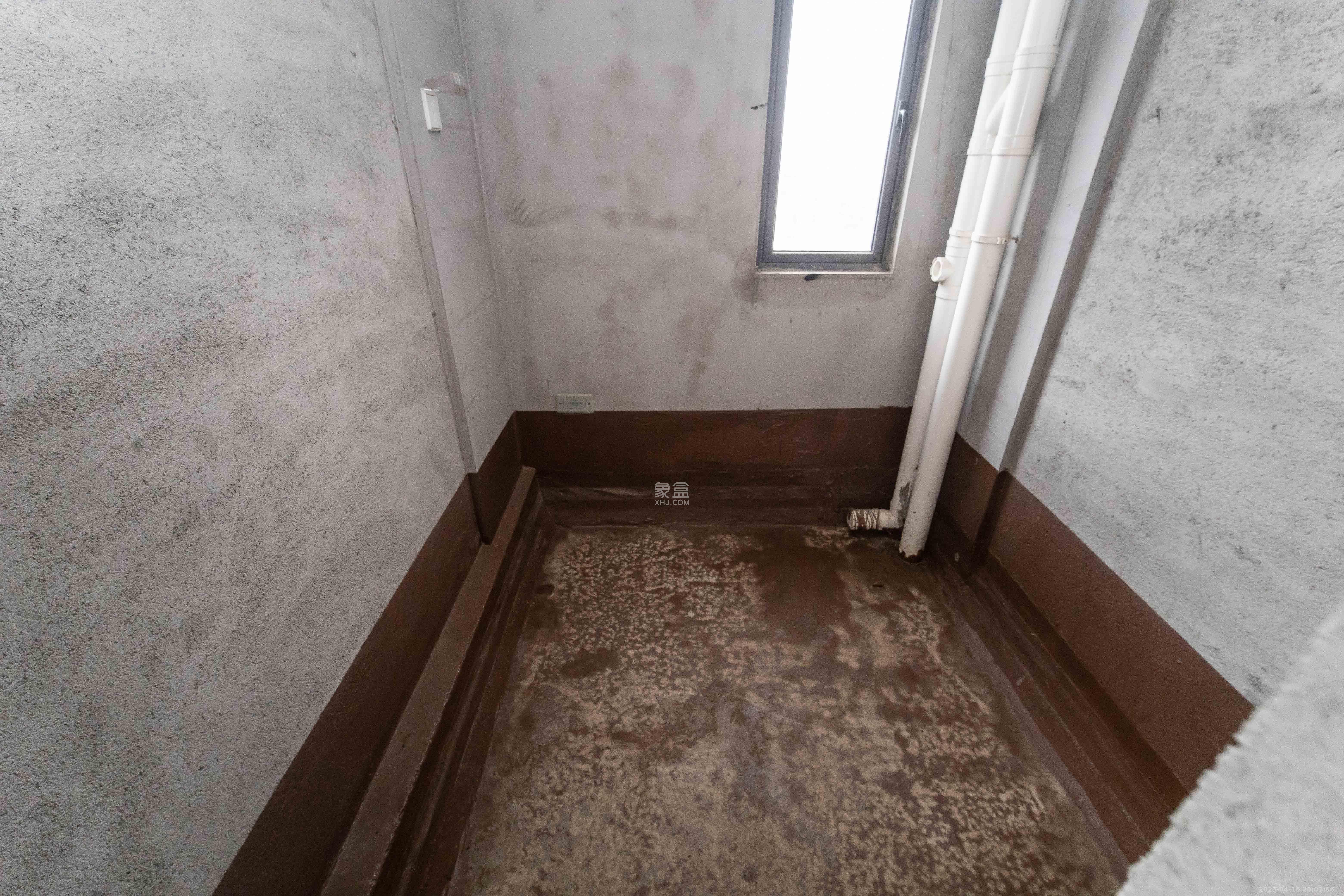 长房国际广场(长房商业广场) 4室2厅2卫 240.0万 长房国际广场(长房商业广场) 4室2厅2卫 240.0万卫生间