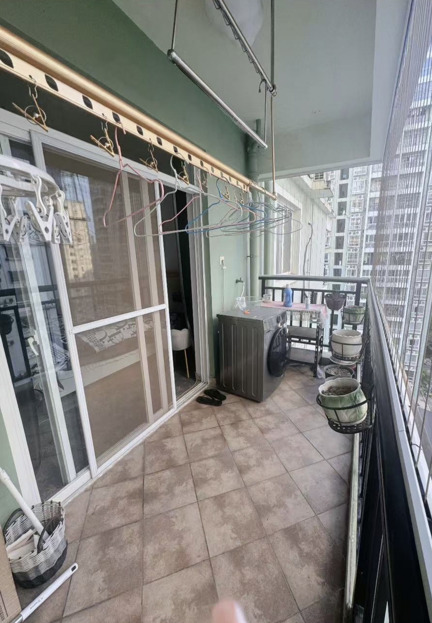 蔚兰天成 1室1厅1卫 88.0万 蔚兰天成 1室1厅1卫 88.0万客厅