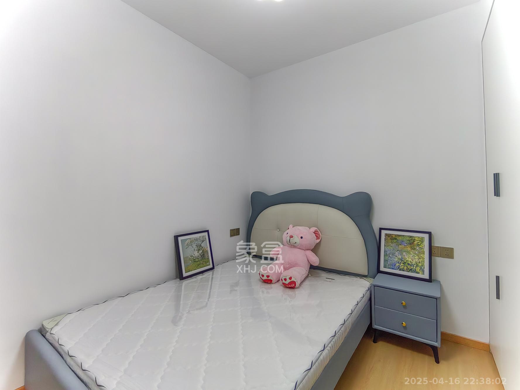 三一街区  3室2厅1卫    63.0万卧室