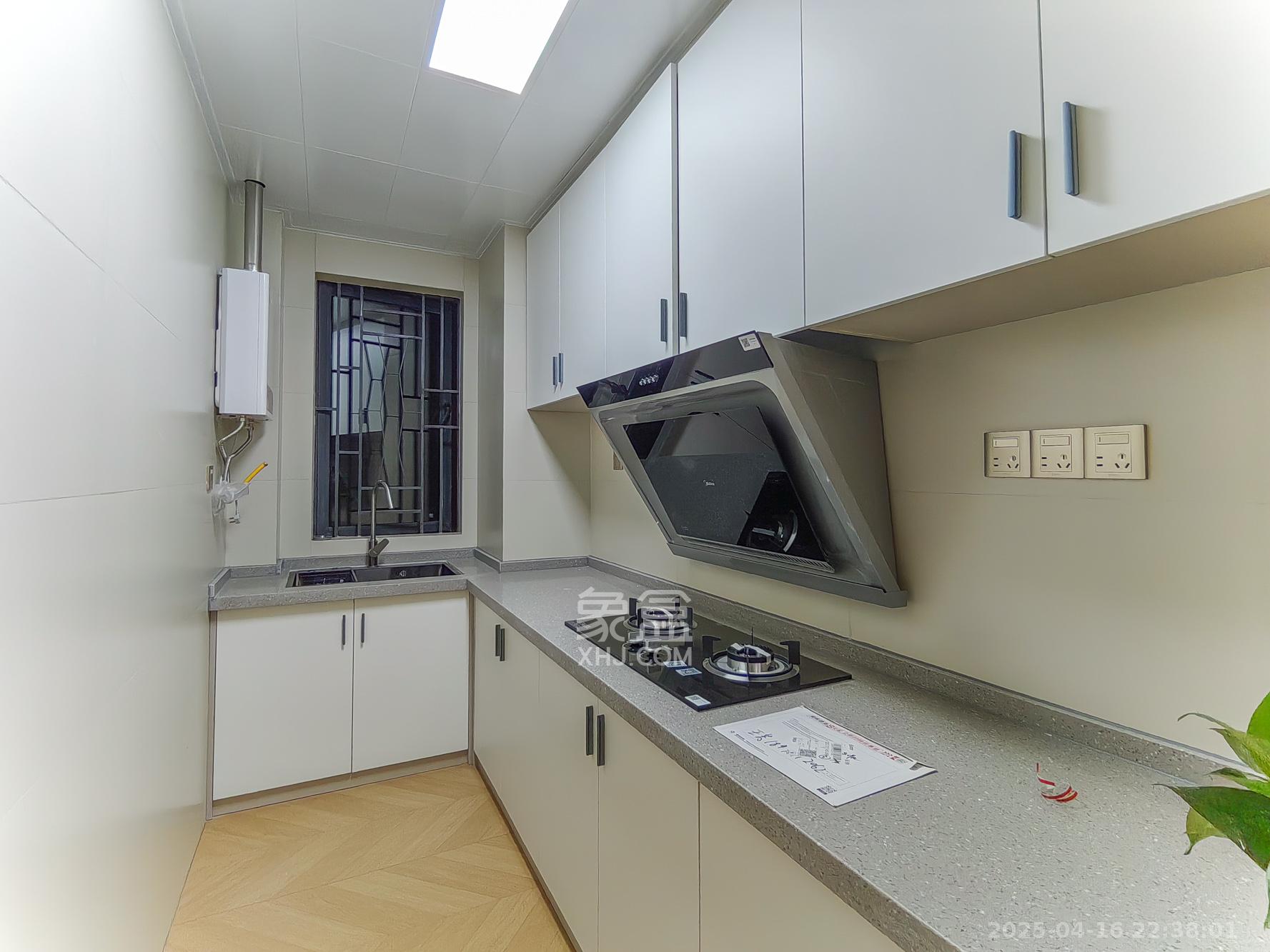 三一街区  3室2厅1卫    63.0万厨房