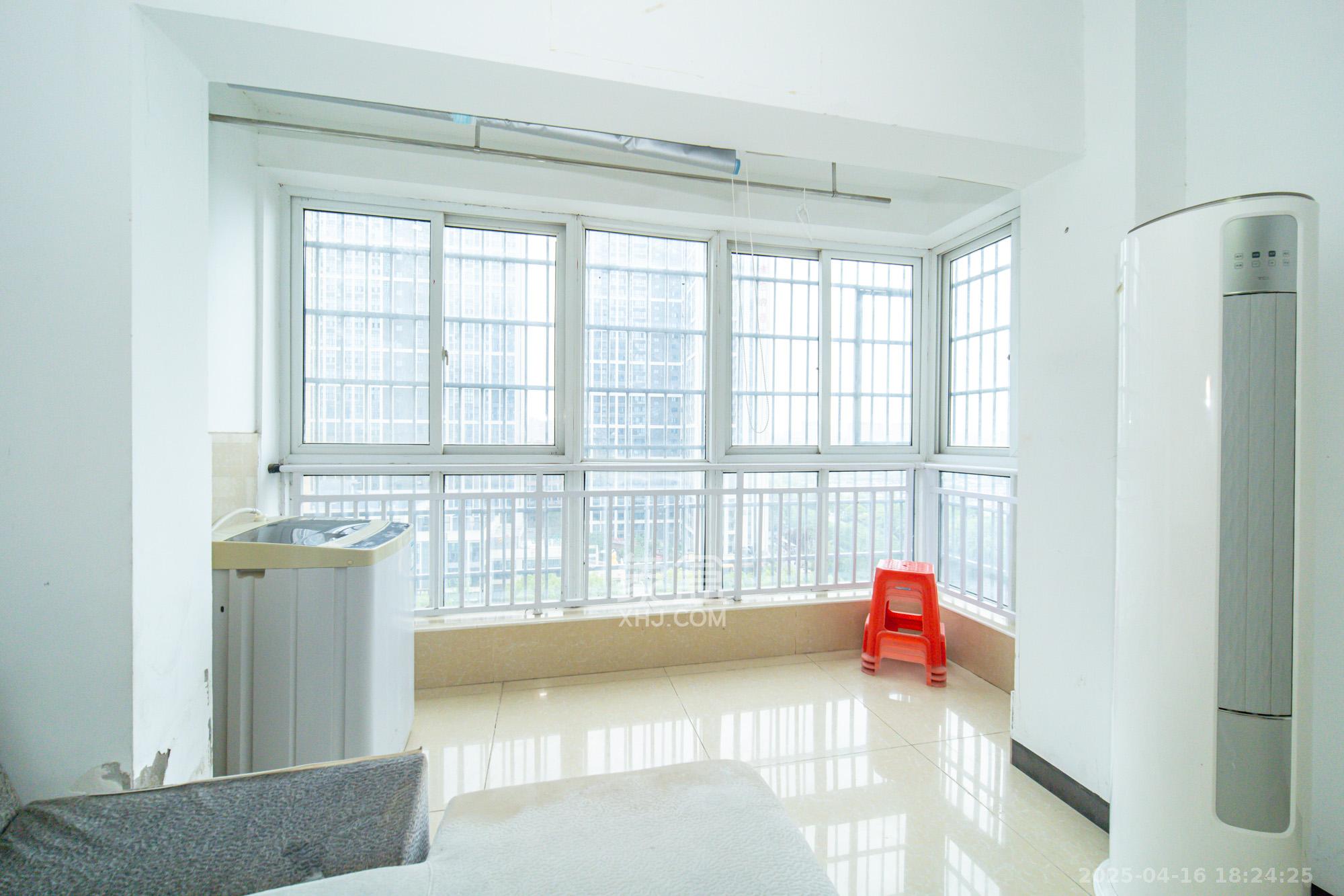 时代星空 3室2厅2卫 70.0万 时代星空 3室2厅2卫 70.0万阳台