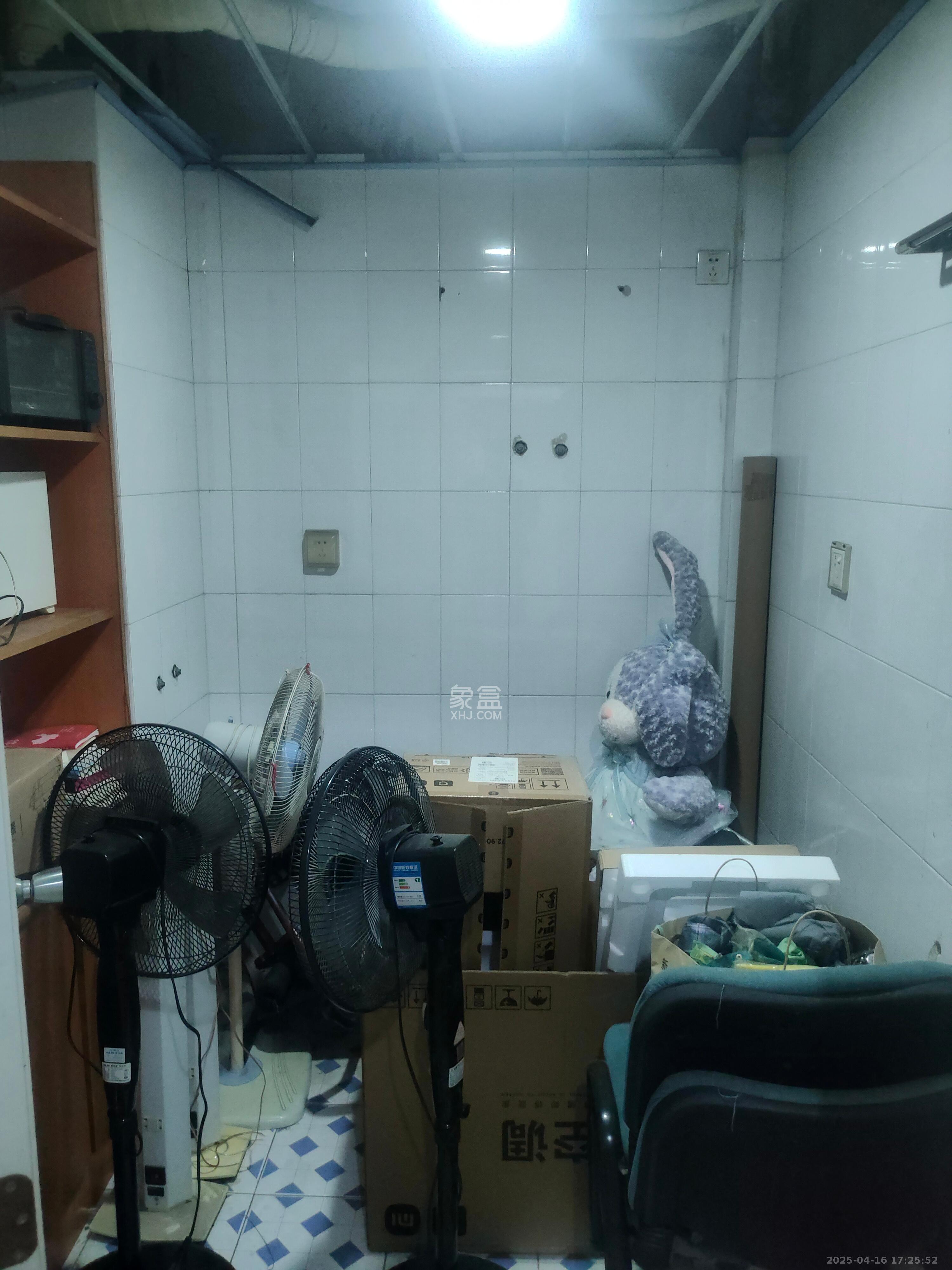 咸嘉新村嘉旺苑 3室2厅1卫 2000.0元/月 咸嘉新村嘉旺苑 3室2厅1卫 2000.0元/月室内图