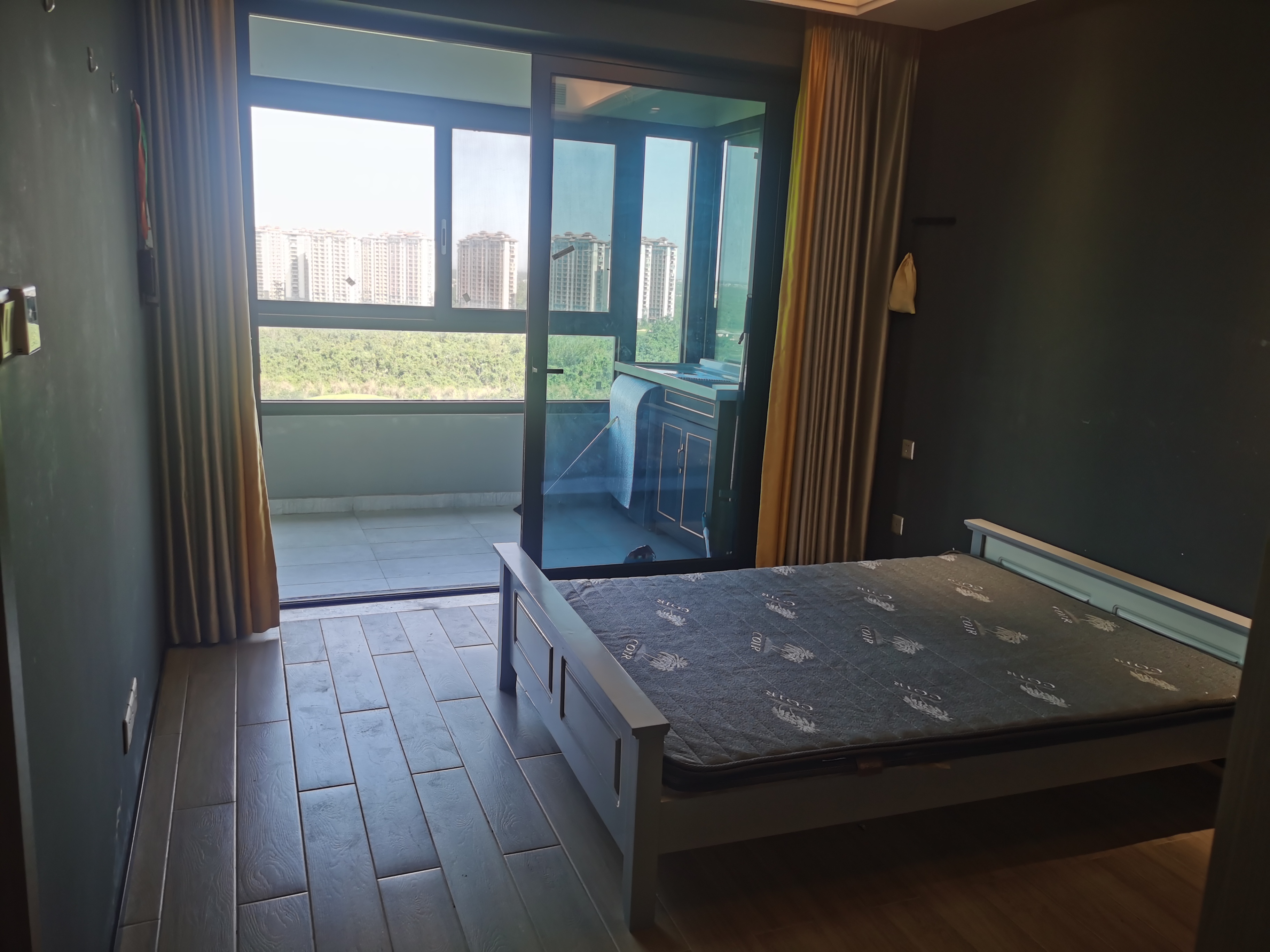 融创观澜湖公园壹号四期  4室2厅2卫    240.0万 融创观澜湖公园壹号四期  4室2厅2卫    240.0万室内图