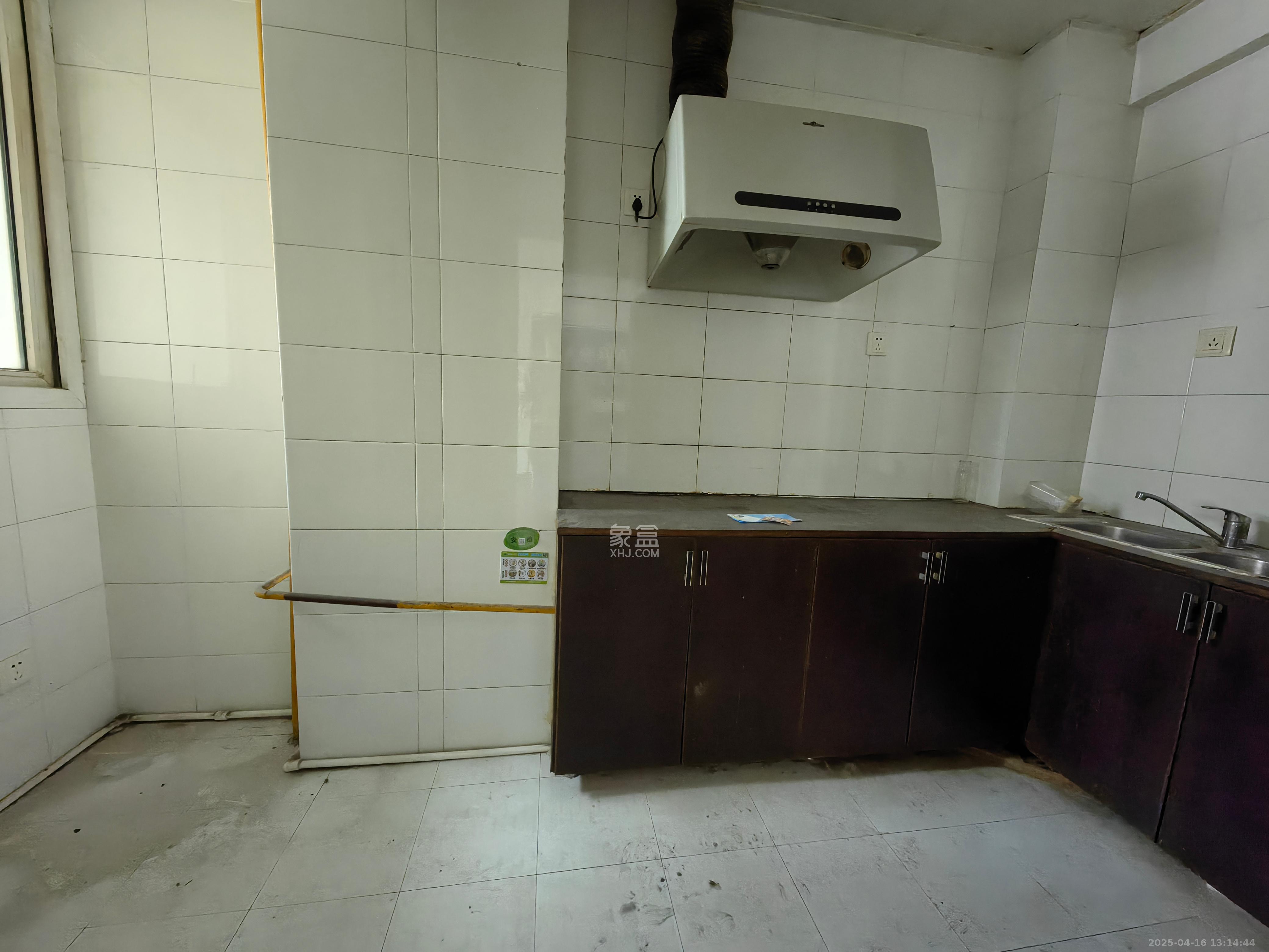 佳天国际新城 3室2厅2卫 3200.0元/月 佳天国际新城 3室2厅2卫 3200.0元/月室内图