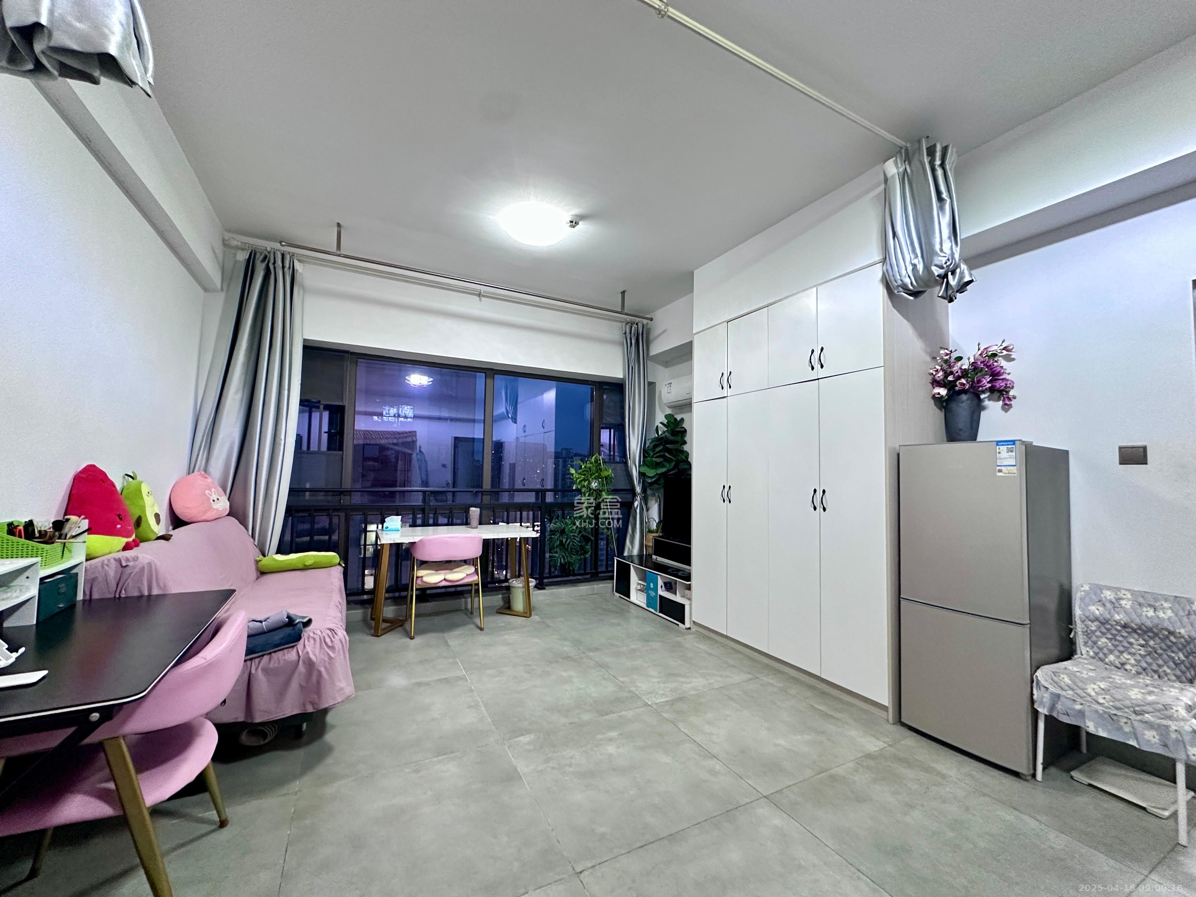 V领寓(岭南家园)  1室1厅1卫    1700.0元/月 V领寓(岭南家园)  1室1厅1卫    1700.0元/月室内图