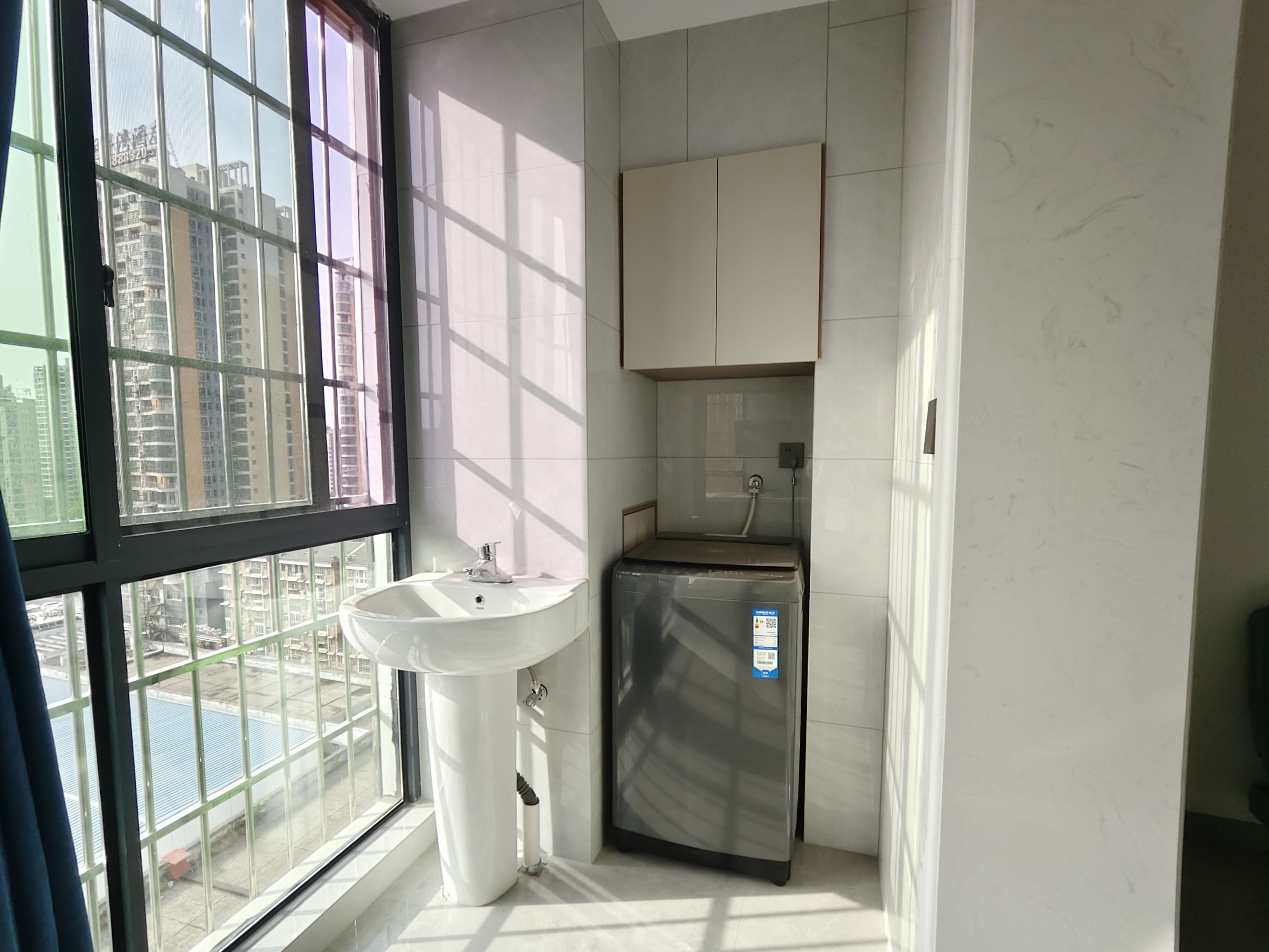 长湖新村 1室1厅1卫 1400.0元/月 长湖新村 1室1厅1卫 1400.0元/月室内图