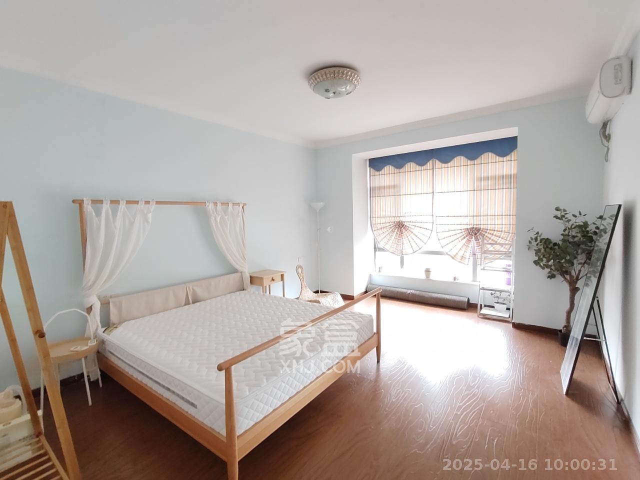 龙湾国际洋房 6室2厅2卫 4500.0元/月 龙湾国际洋房 6室2厅2卫 4500.0元/月室内图