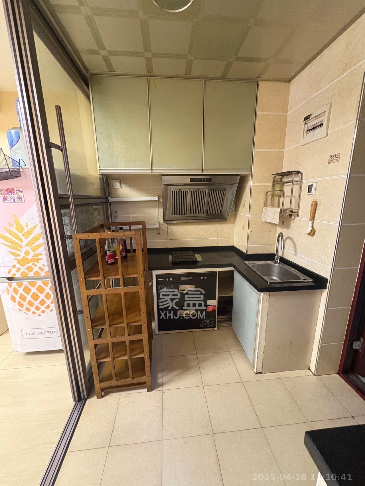 蝴蝶谷 1室1厅1卫 1000.0元/月 蝴蝶谷 1室1厅1卫 1000.0元/月室内图