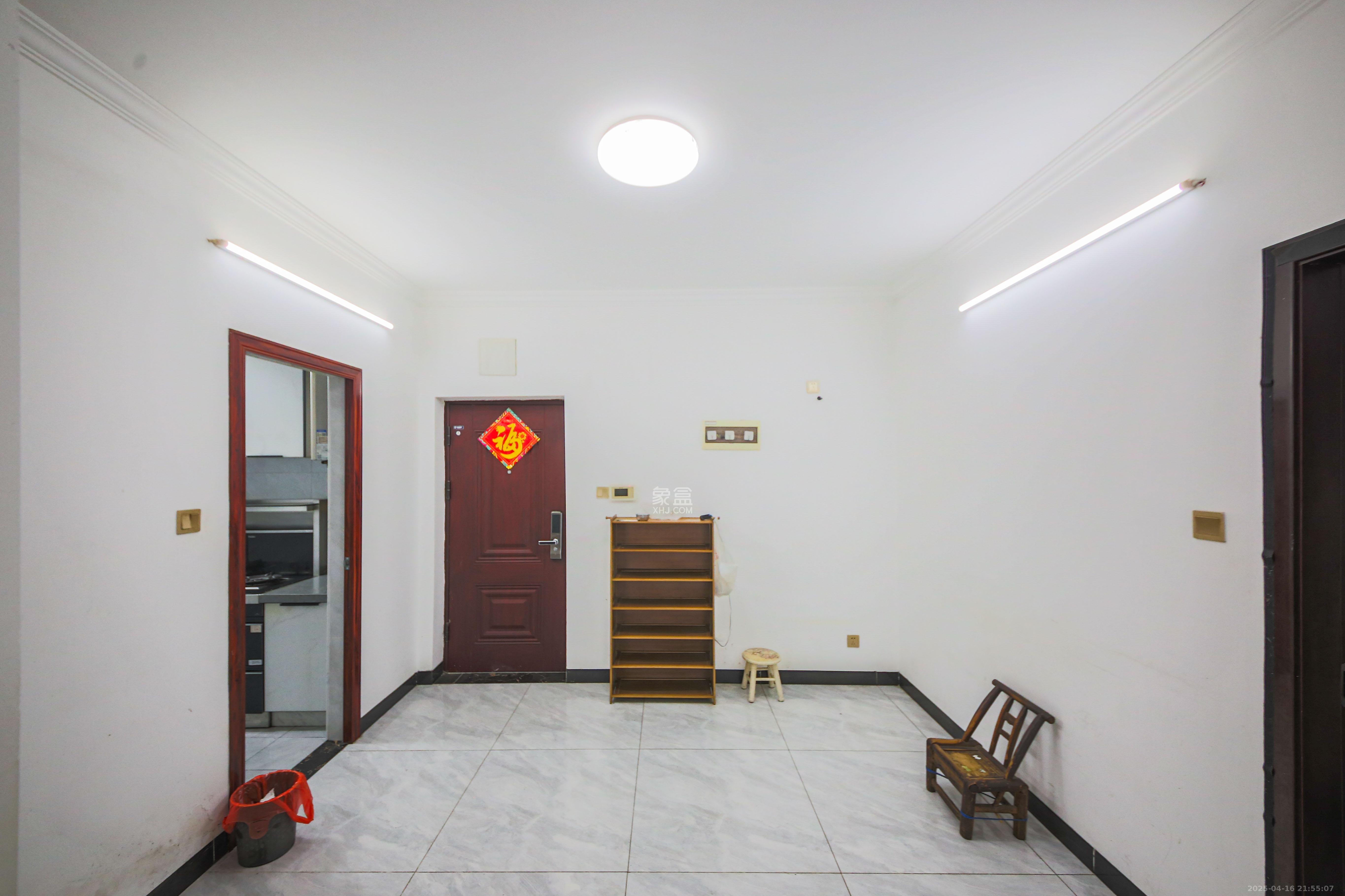 新新花园  2室2厅1卫    85.0万客厅