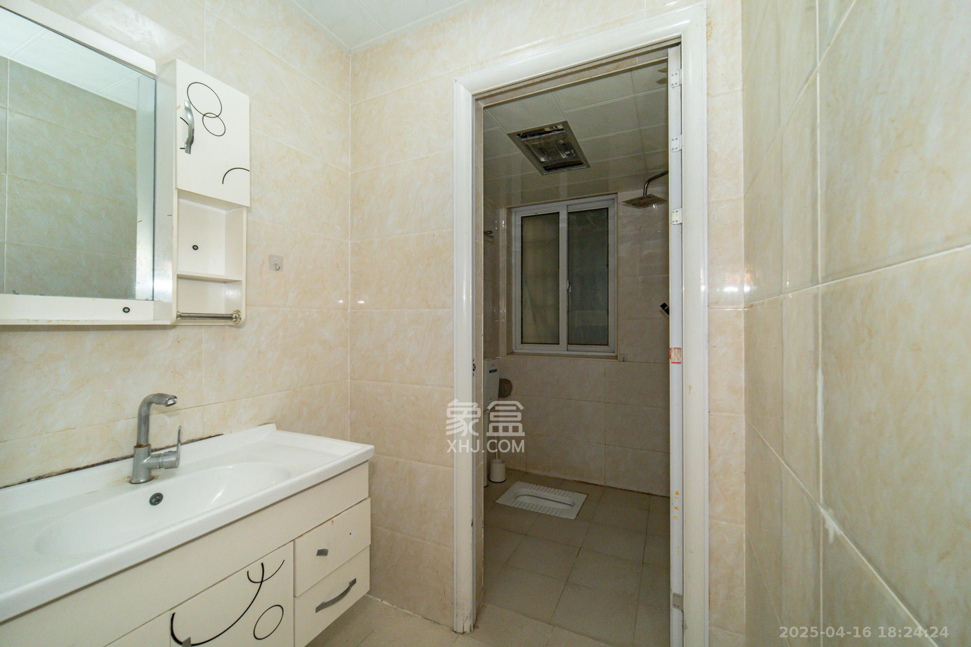 时代星空 3室2厅2卫 70.0万 时代星空 3室2厅2卫 70.0万卫生间