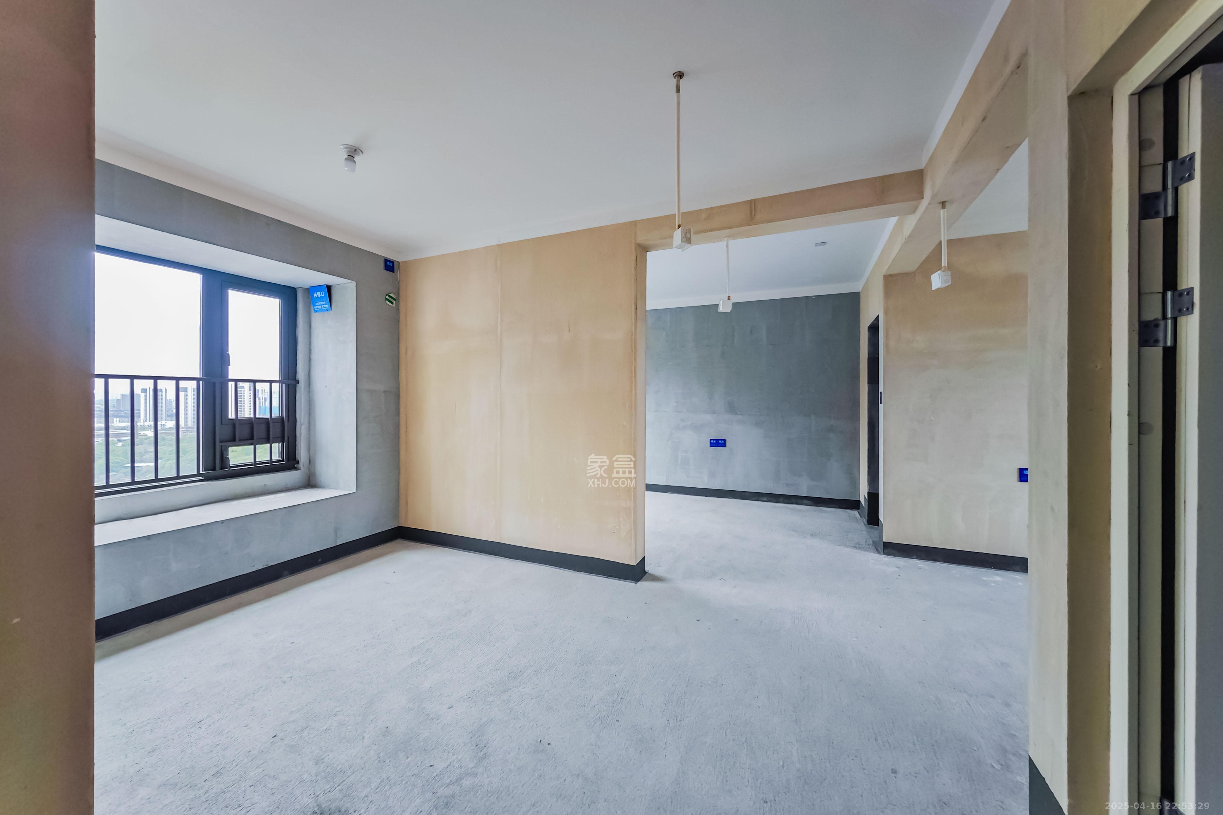 建发玖洲观澜  4室2厅2卫   156.00万其他