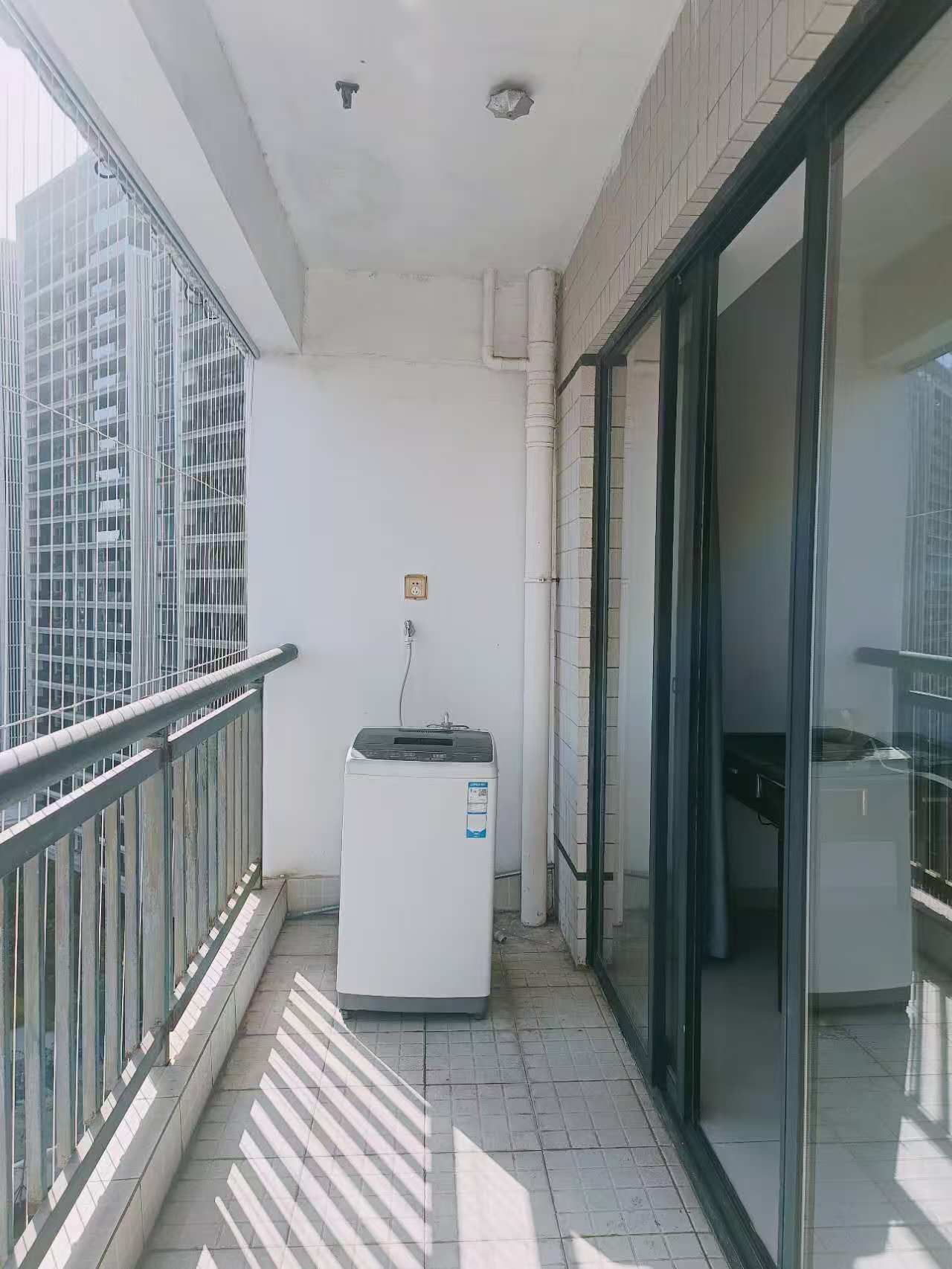 洛杉矶城  4室2厅1卫   3100.00元/月室内图