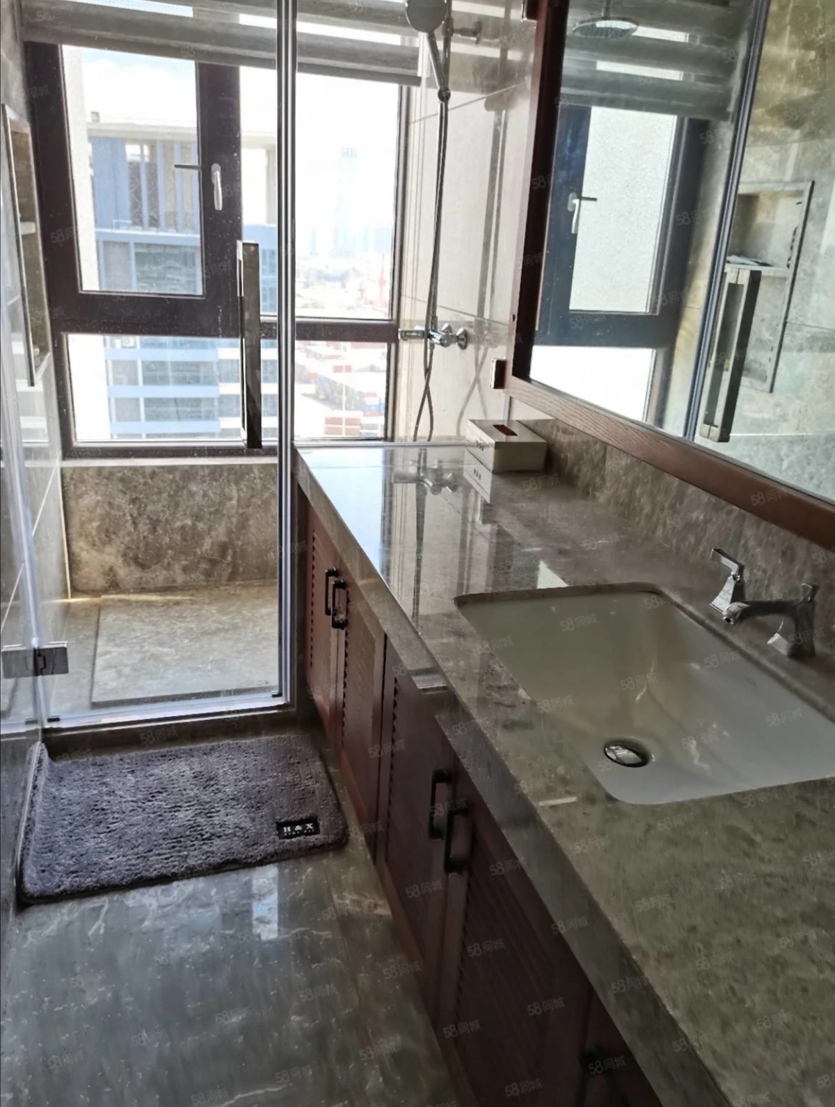 保利中央海岸一二期 4室2厅3卫 500.0万 保利中央海岸一二期 4室2厅3卫 500.0万客厅