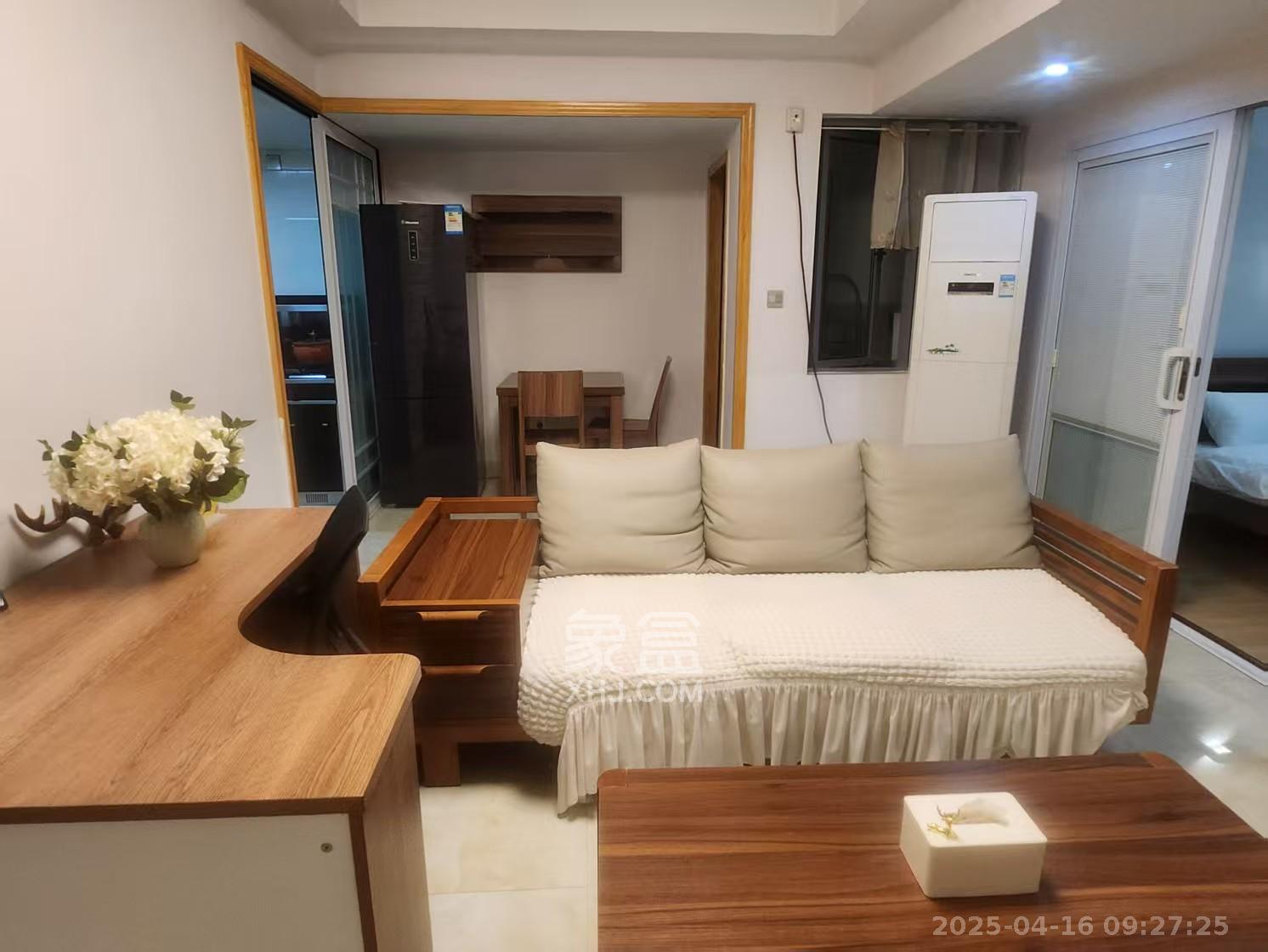 东怡外国(南湖一号)  2室1厅1卫    2600.0元/月 东怡外国(南湖一号)  2室1厅1卫    2600.0元/月室内图