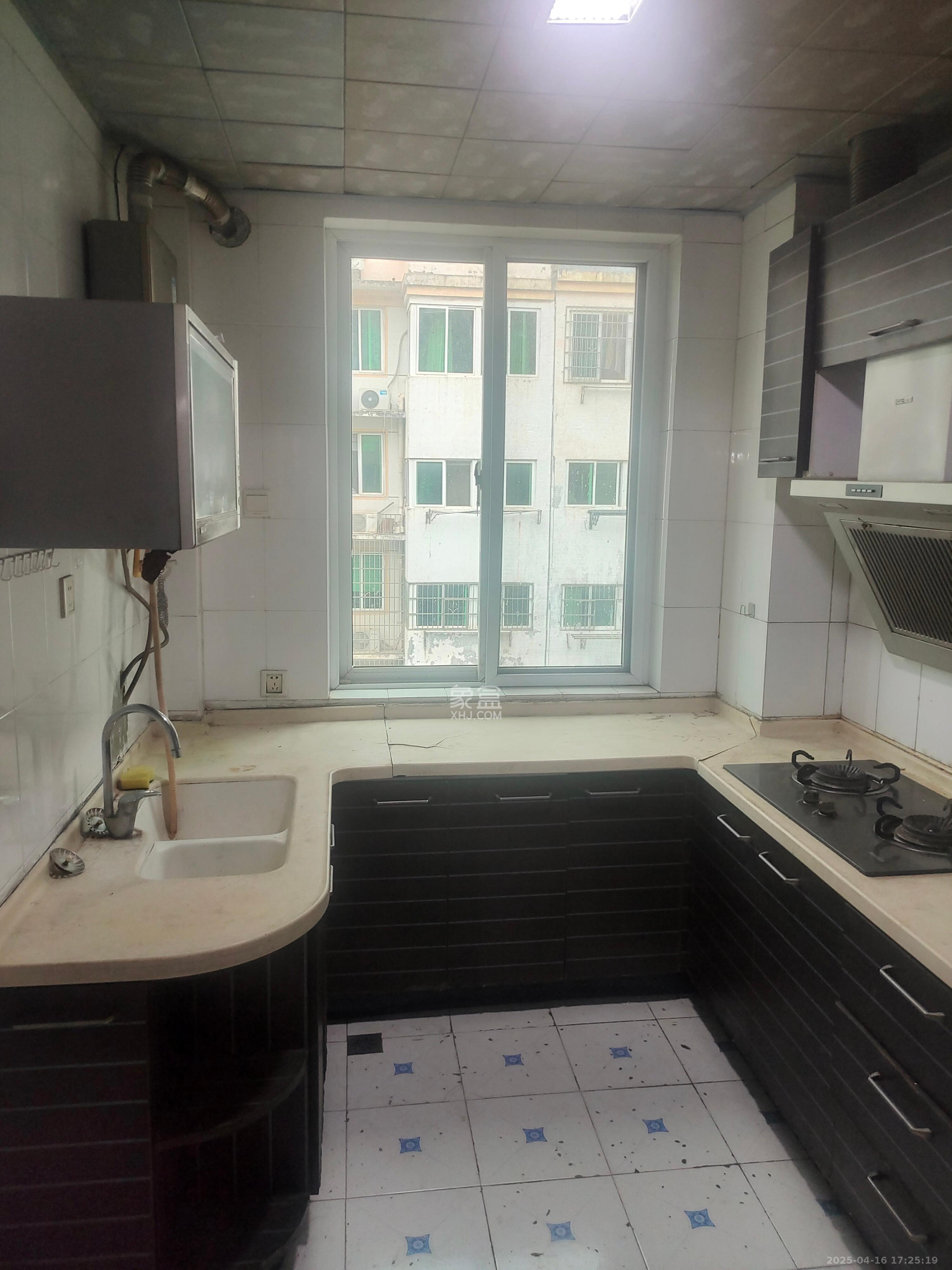 咸嘉新村嘉旺苑 3室2厅1卫 2000.0元/月 咸嘉新村嘉旺苑 3室2厅1卫 2000.0元/月室内图