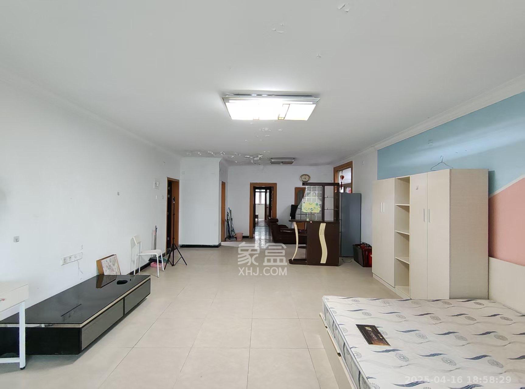 市建委宿舍 3室1厅1卫 2300.0元/月 市建委宿舍 3室1厅1卫 2300.0元/月室内图