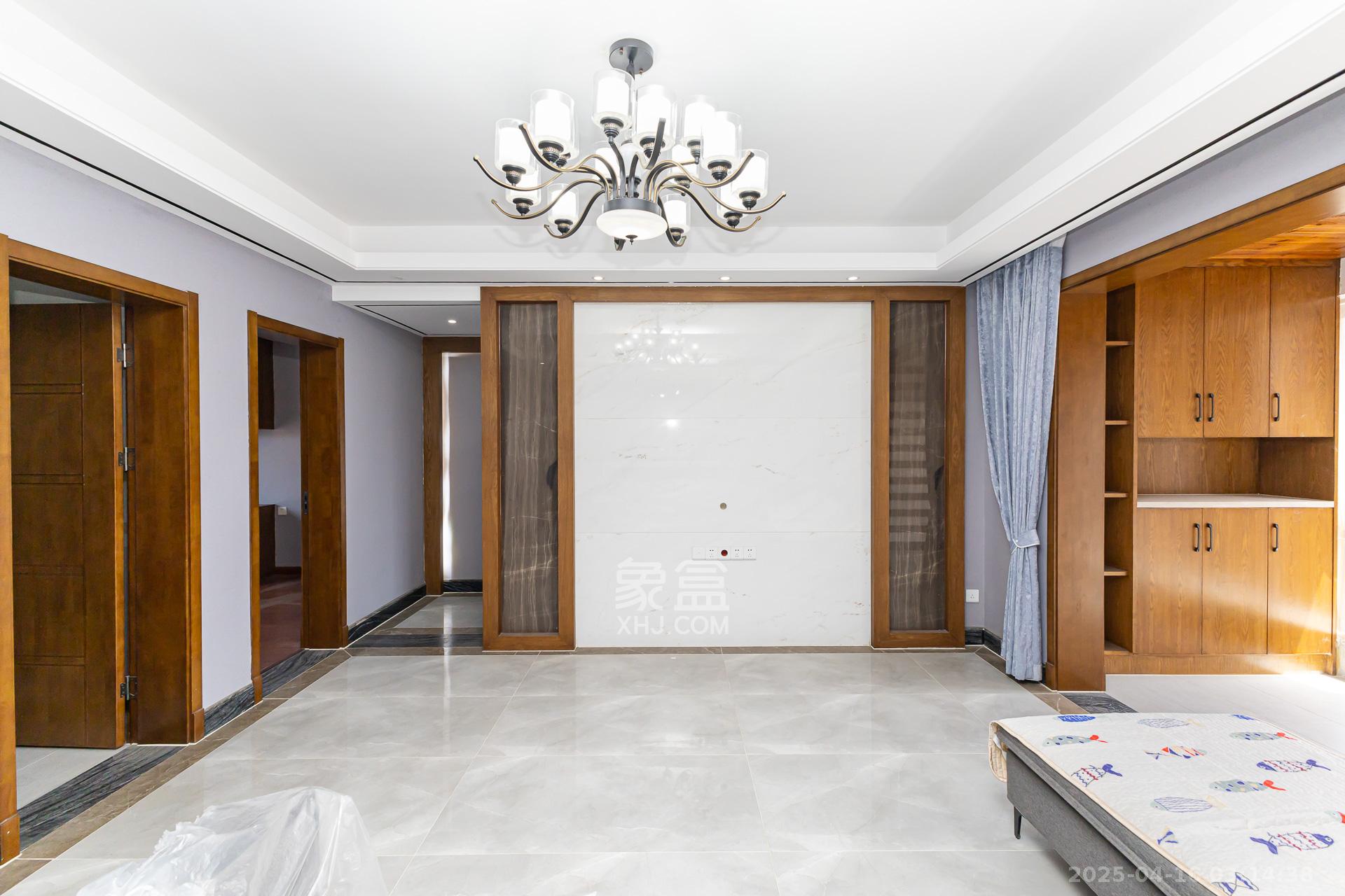 润和又一城 4室2厅2卫 92.0万 润和又一城 4室2厅2卫 92.0万客厅