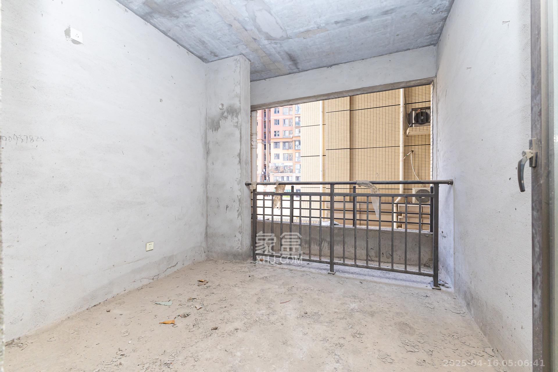 乾源国际  3室2厅1卫    62.8万 乾源国际  3室2厅1卫    62.8万卧室