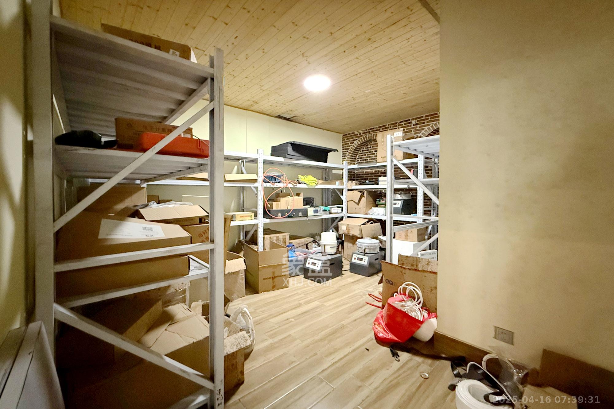 金地三千府(金地湖山樾、金地自在城) 5室3厅4卫 498.0万 金地三千府(金地湖山樾、金地自在城) 5室3厅4卫 498.0万其他