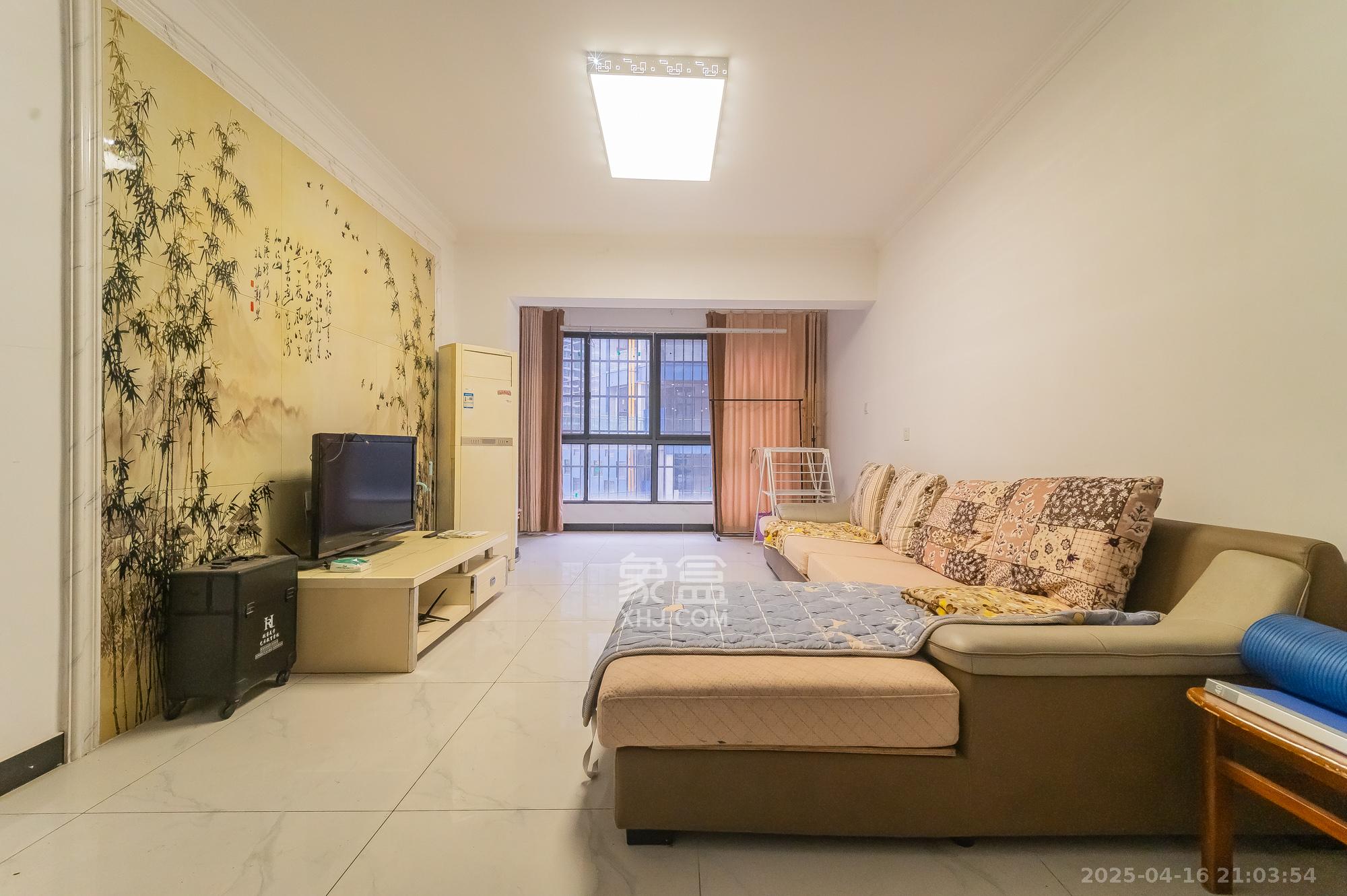 方略城市广场  3室2厅1卫    85.0万 方略城市广场  3室2厅1卫    85.0万客厅