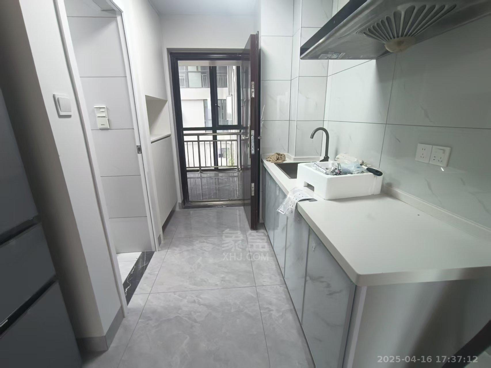 朗廷览江 1室0厅0卫 1500.0元/月 朗廷览江 1室0厅0卫 1500.0元/月室内图